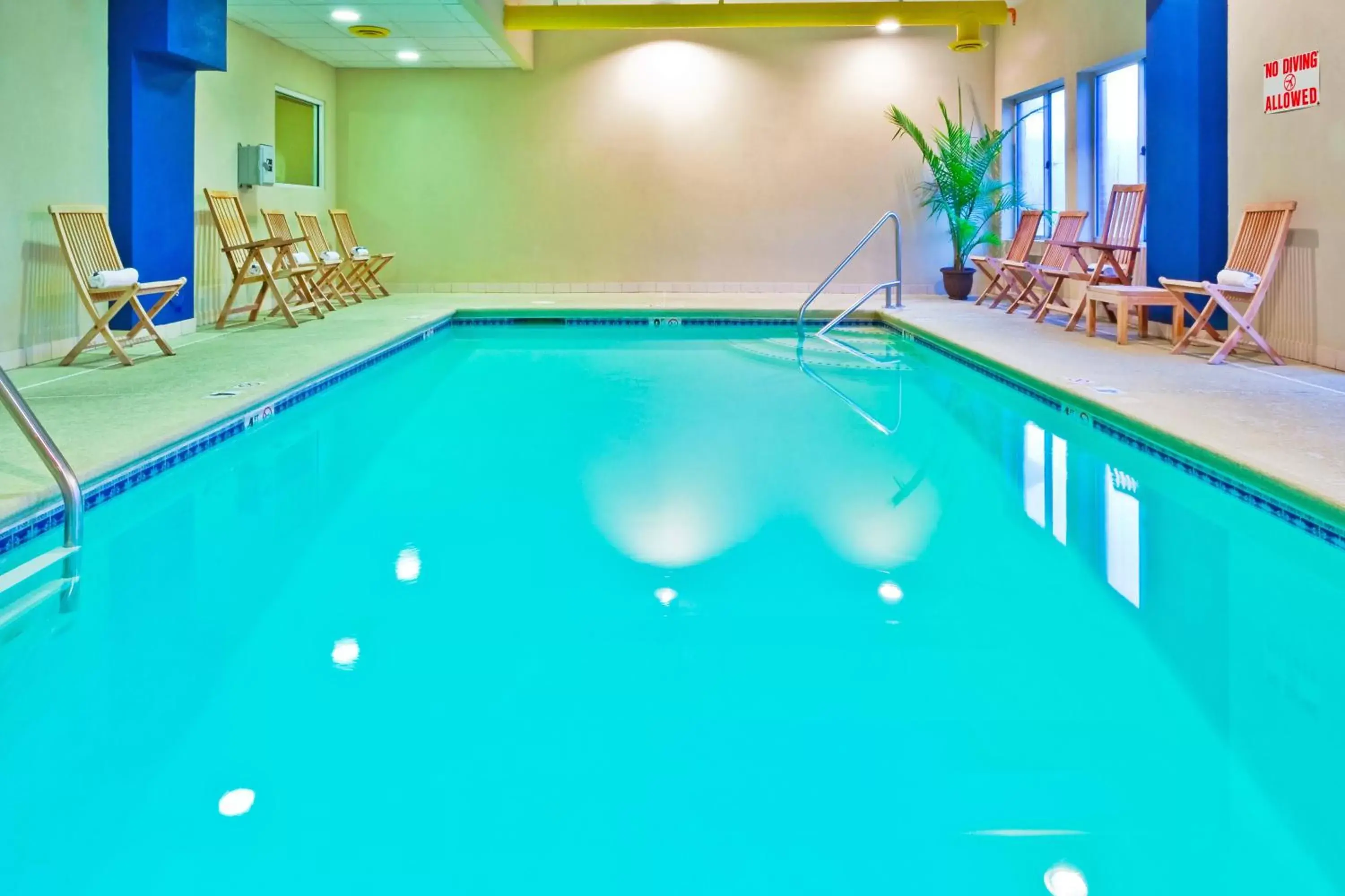 Swimming Pool in Holiday Inn Express Hotel & Suites Chattanooga-Lookout Mountain, an IHG Hotel