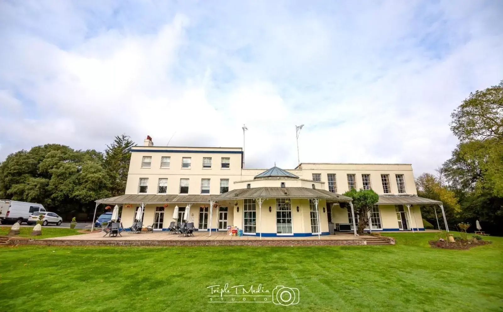 Patio, Property Building in Stifford Hall Hotel Thurrock