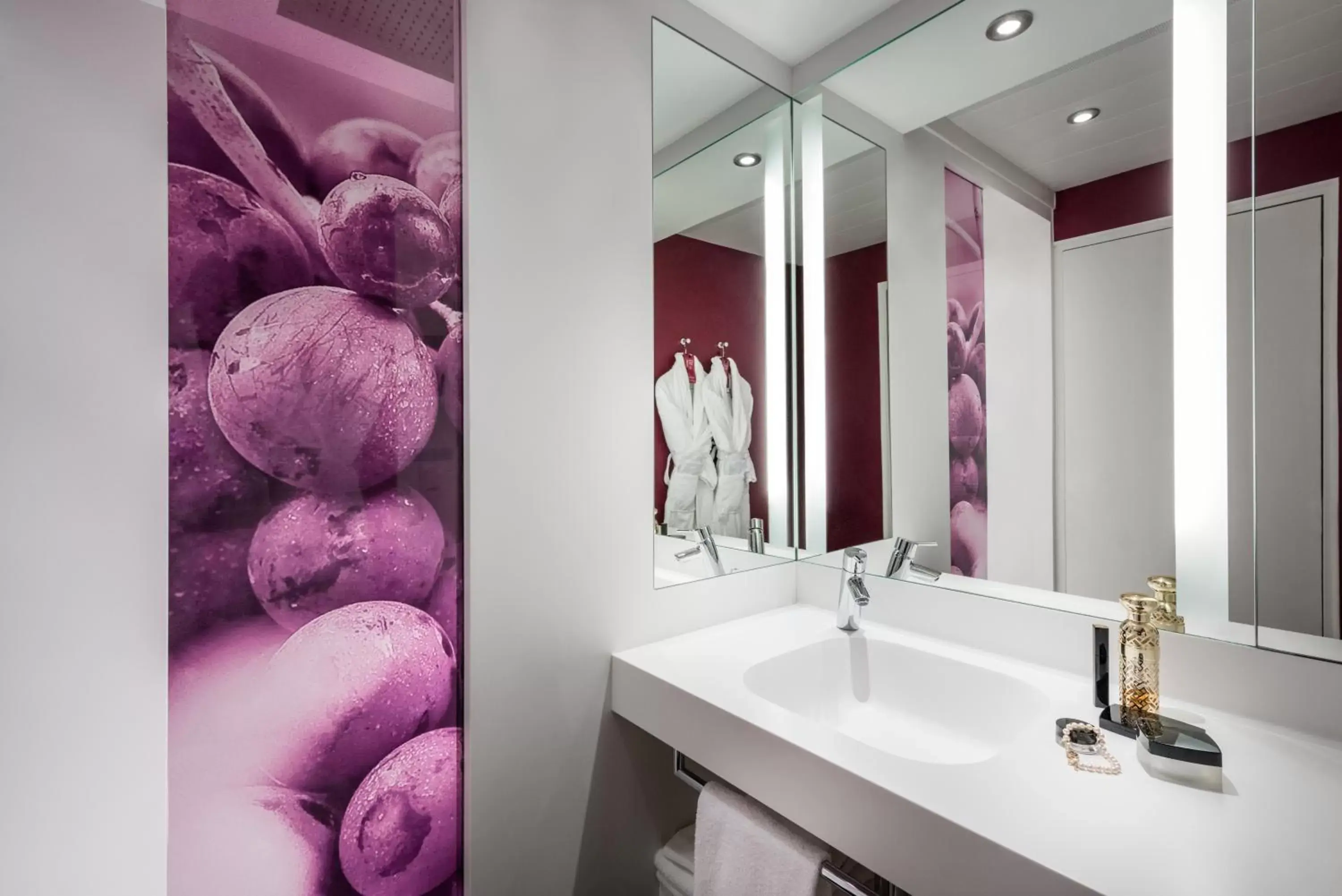 Superior Double Room in Mercure Reims Centre Cathédrale Superior Double Room in Mercure Reims Centre Cathédrale