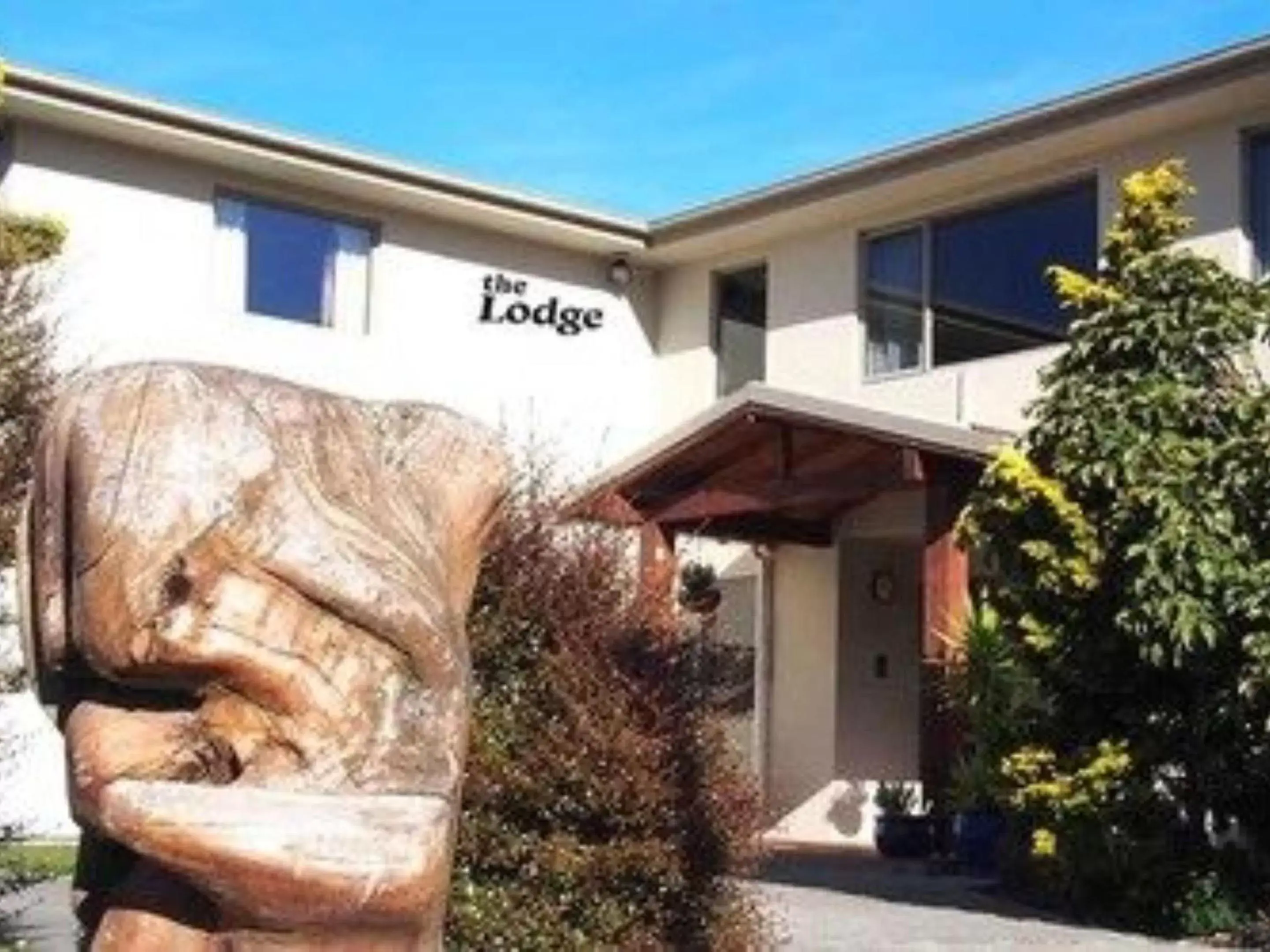 Facade/entrance, Property Building in The Lodge