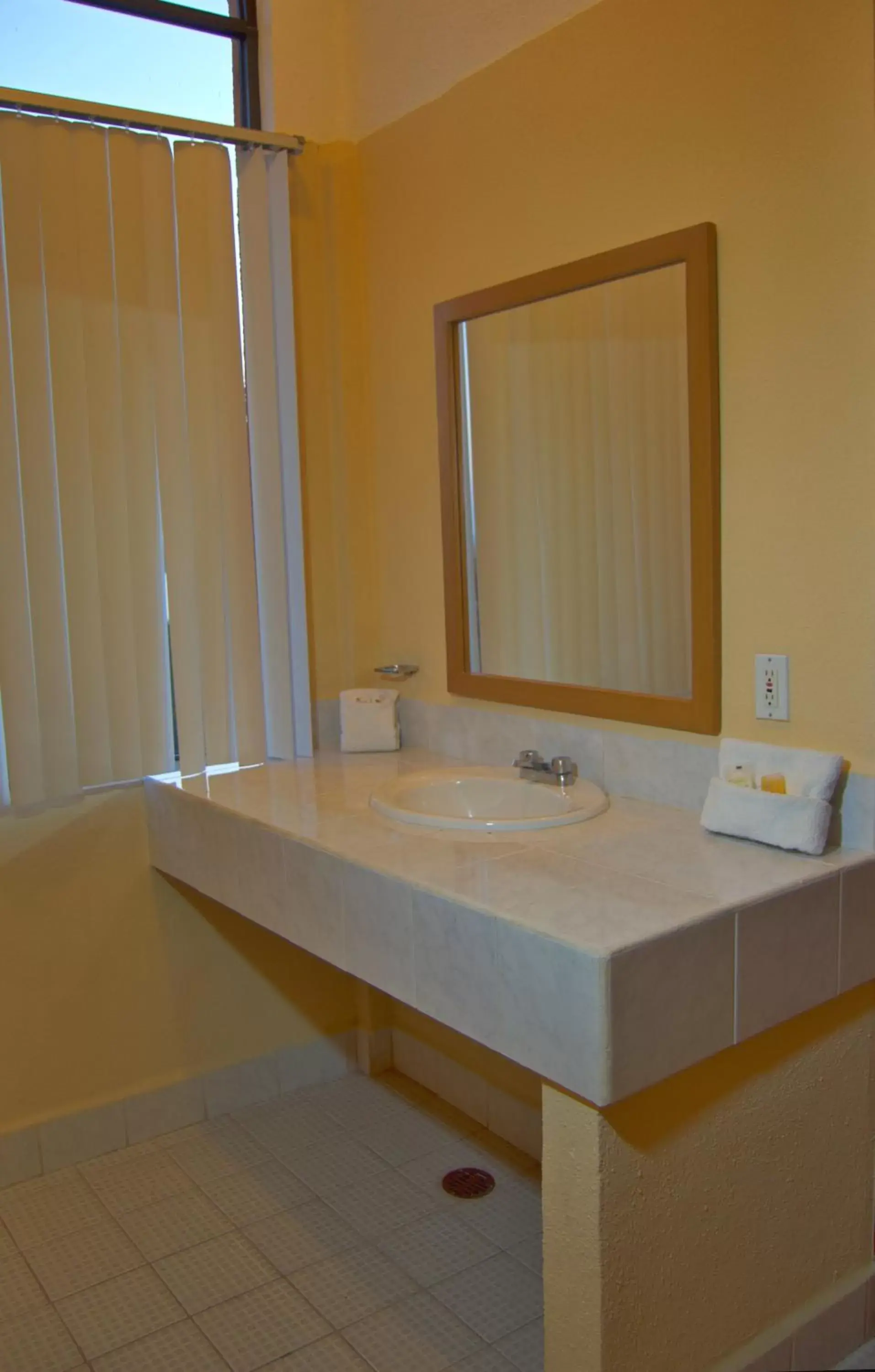 Bathroom in Sunrock Hotel & Suites