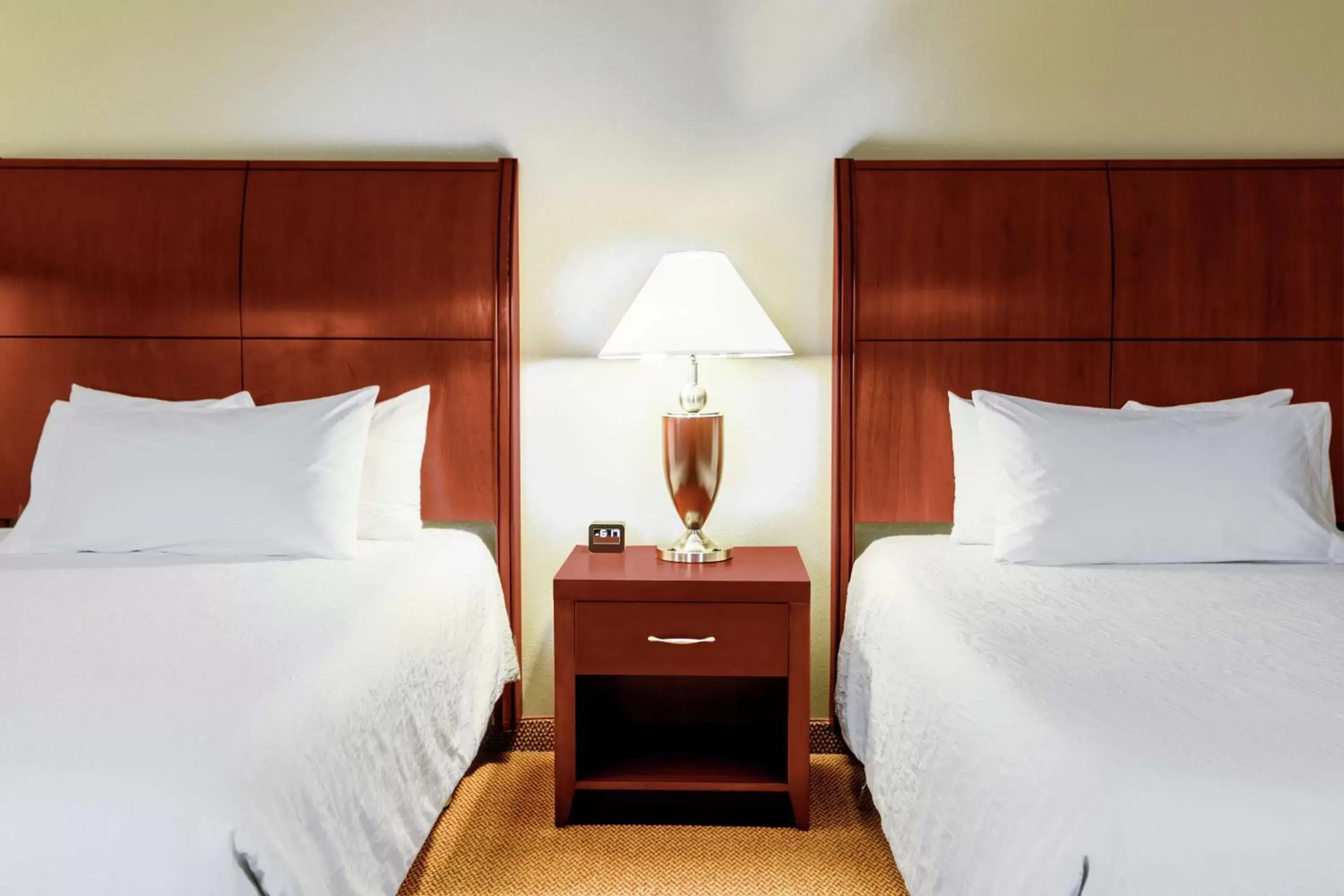 Bed in Hilton Garden Inn Independence Bed in Hilton Garden Inn Independence