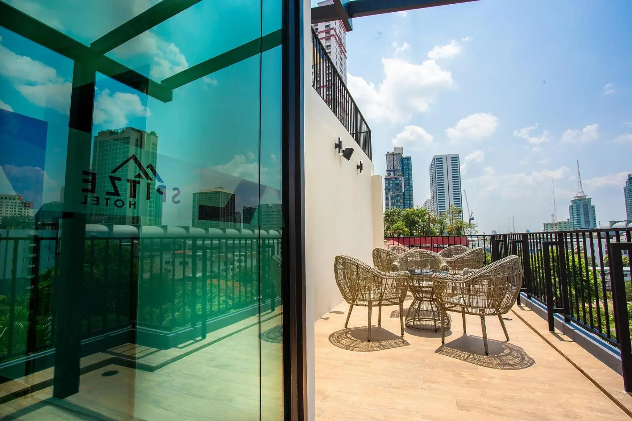City view, Balcony/Terrace in Spittze Hotel Pratunam