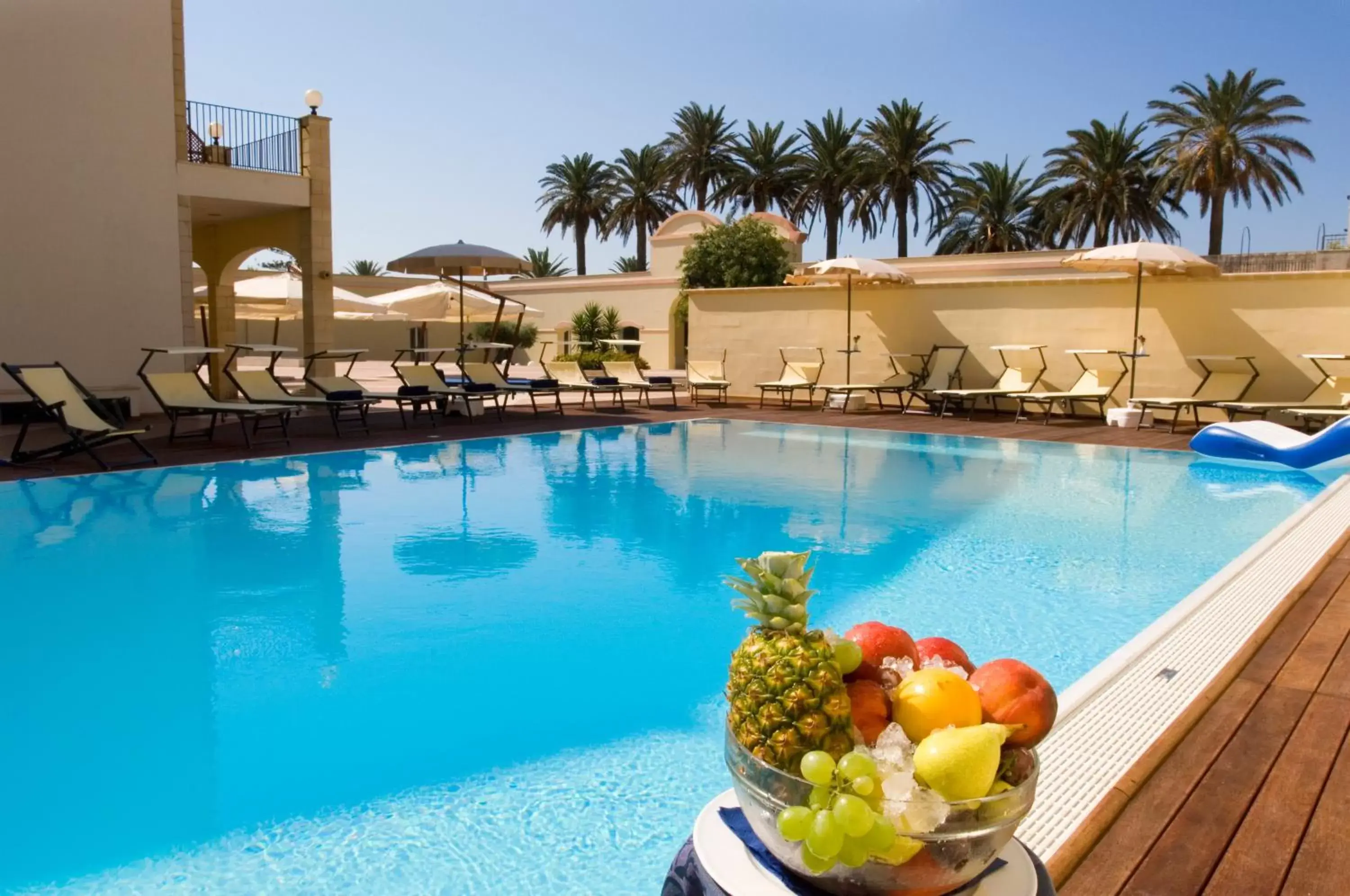 Swimming pool in Mahara Hotel & Wellness