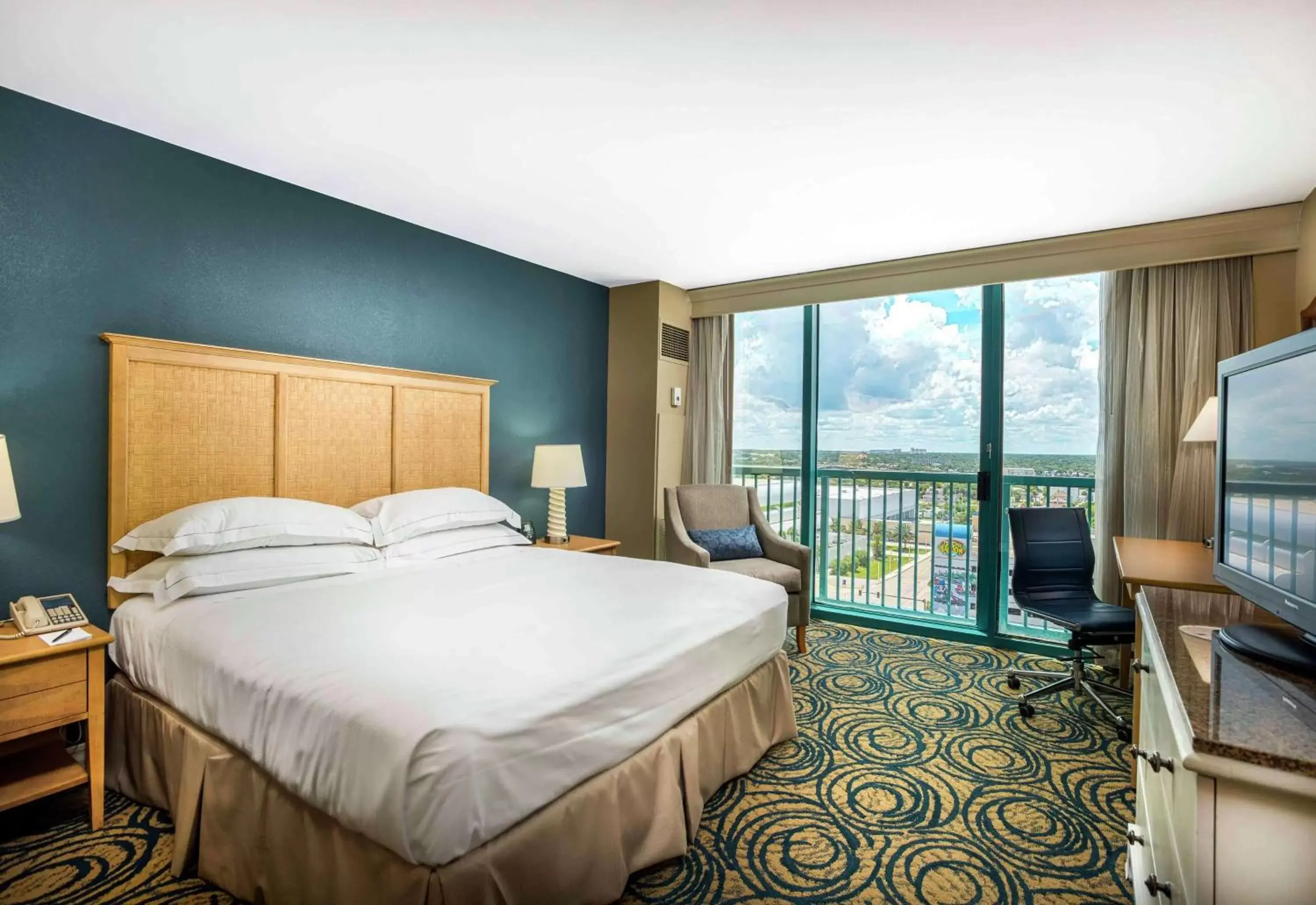 Bedroom, Bed in Hilton Daytona Beach Resort