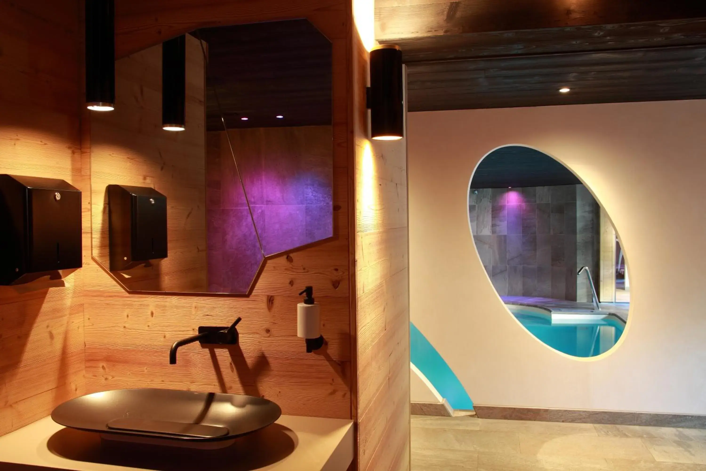 Spa and wellness centre/facilities, Bathroom in Hotel de la Jamagne & Spa