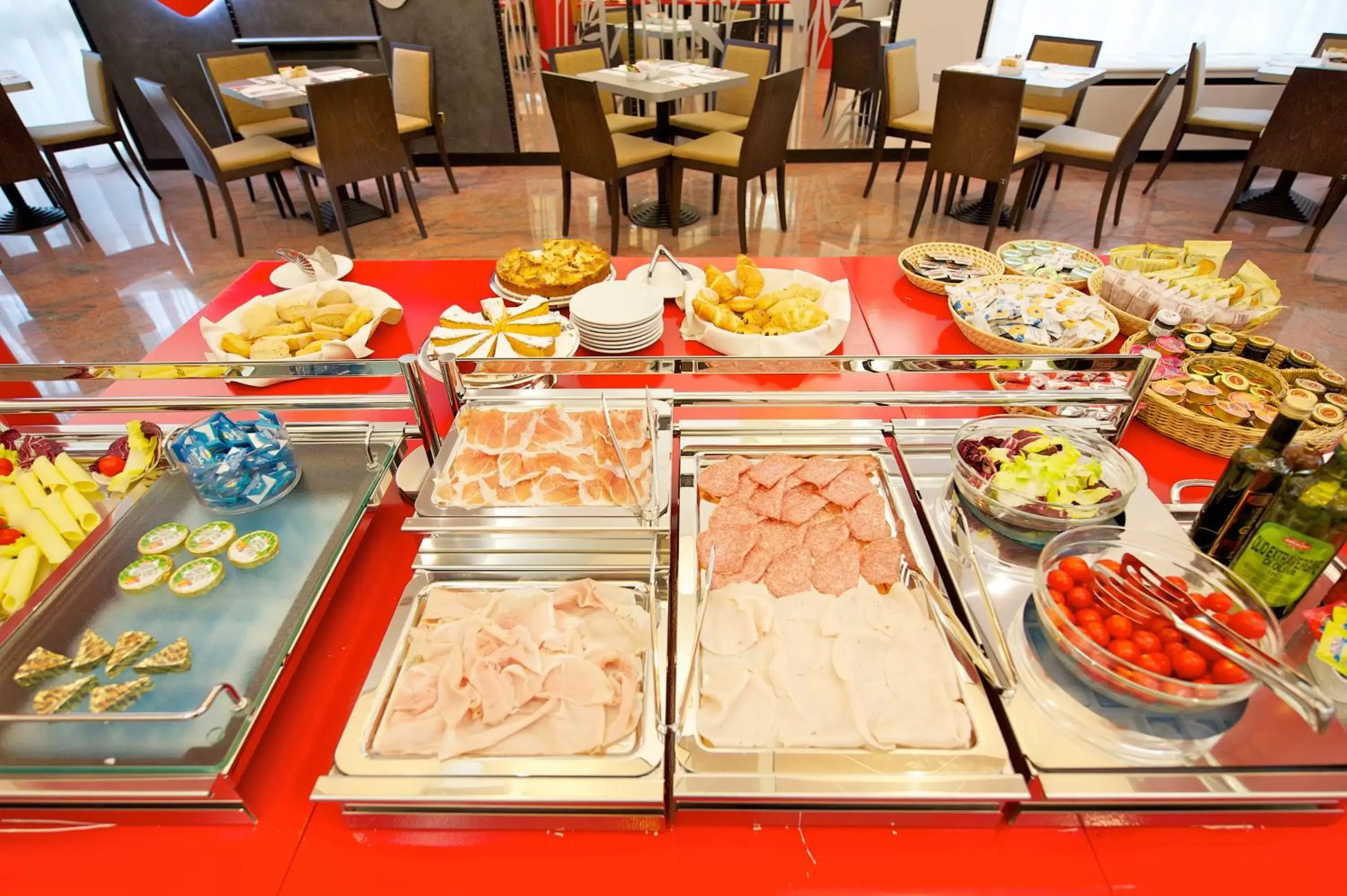 Food and drinks in Ibis Styles Parma Toscanini Food and drinks in Ibis Styles Parma Toscanini