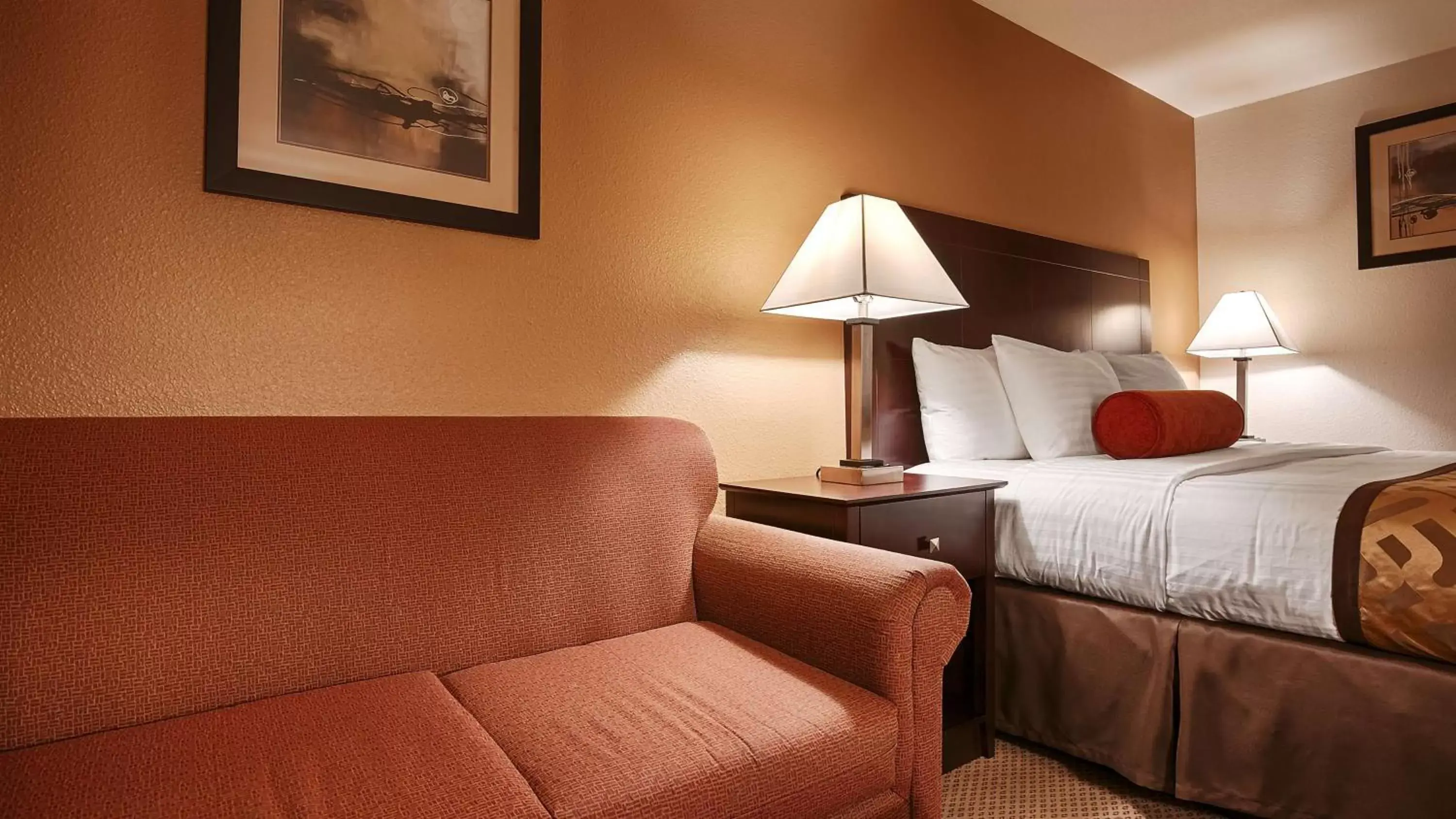 Photo of the whole room, Bed in Best Western Copper Hills Inn
