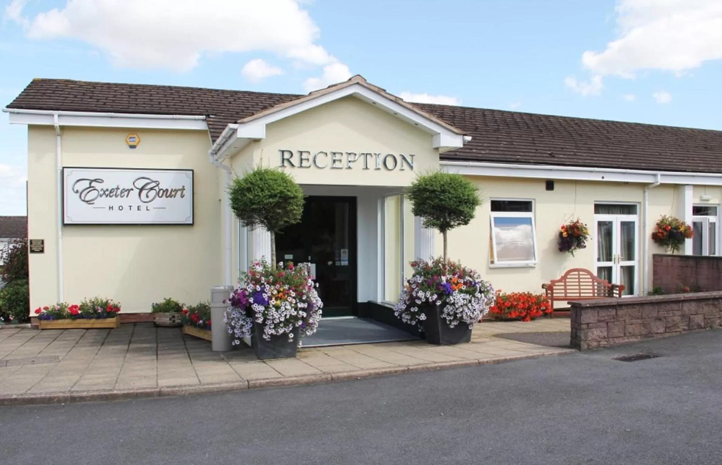 Facade/entrance in Exeter Court Hotel