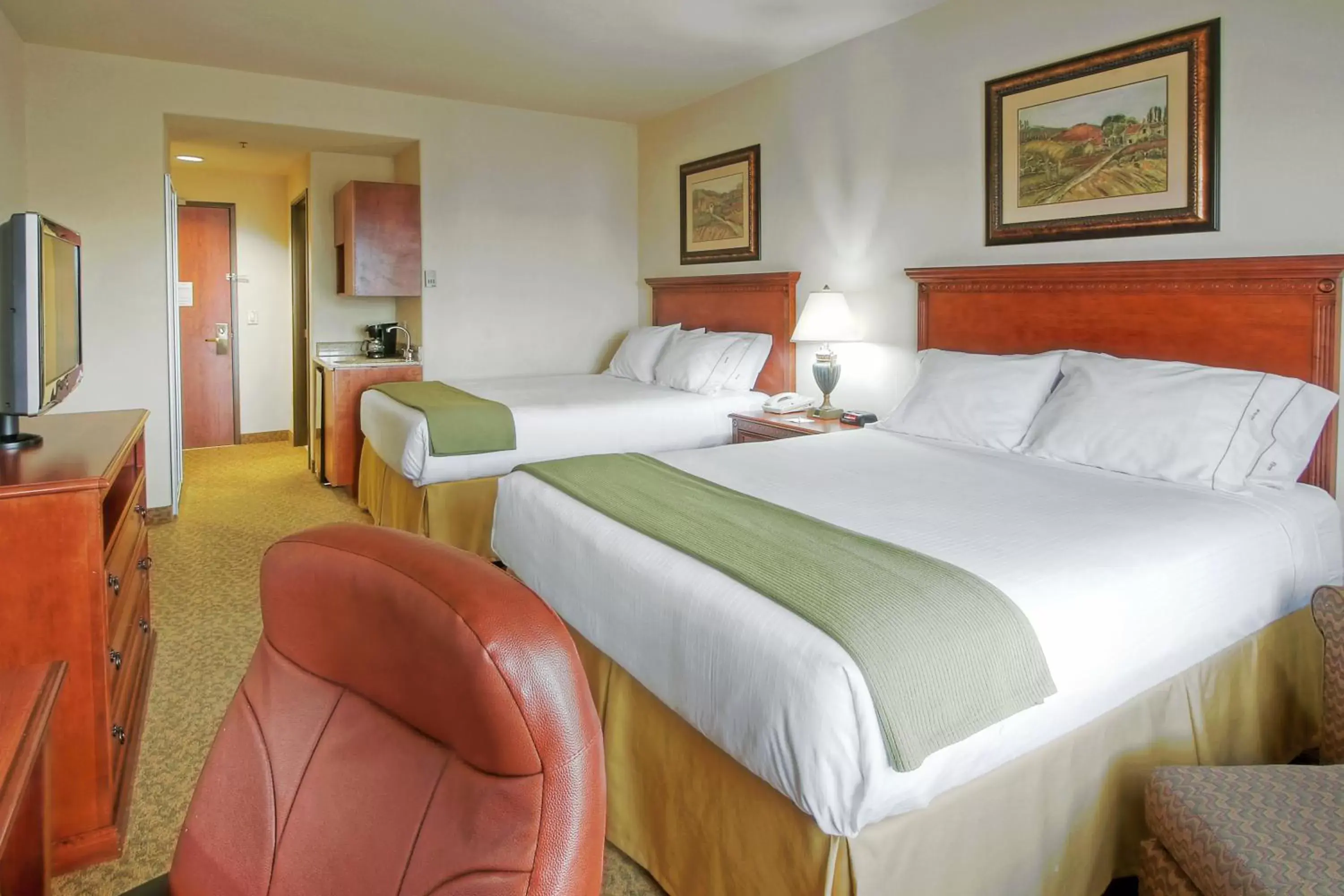 Photo of the whole room, Bed in Holiday Inn Express Hotel & Suites Las Cruces, an IHG Hotel