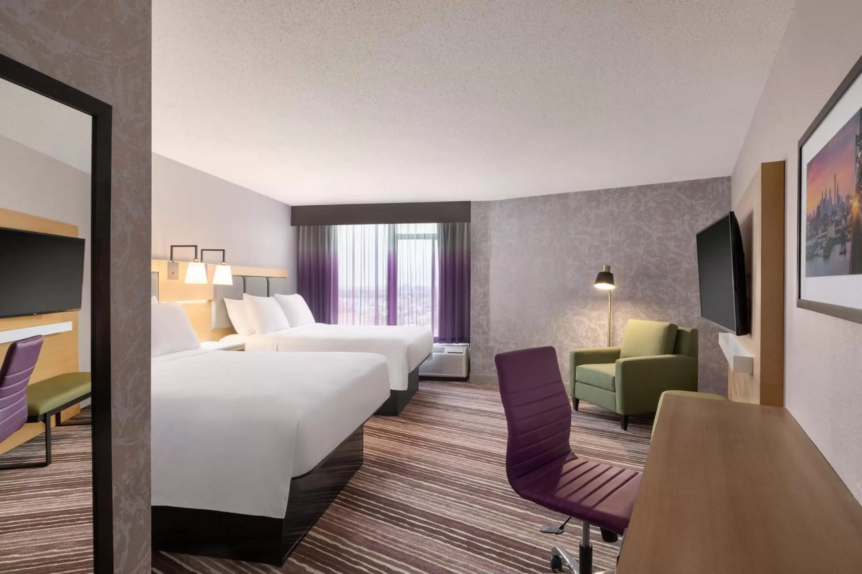 Bedroom in Holiday Inn Philadelphia Arpt-Stadium Area, an IHG Hotel