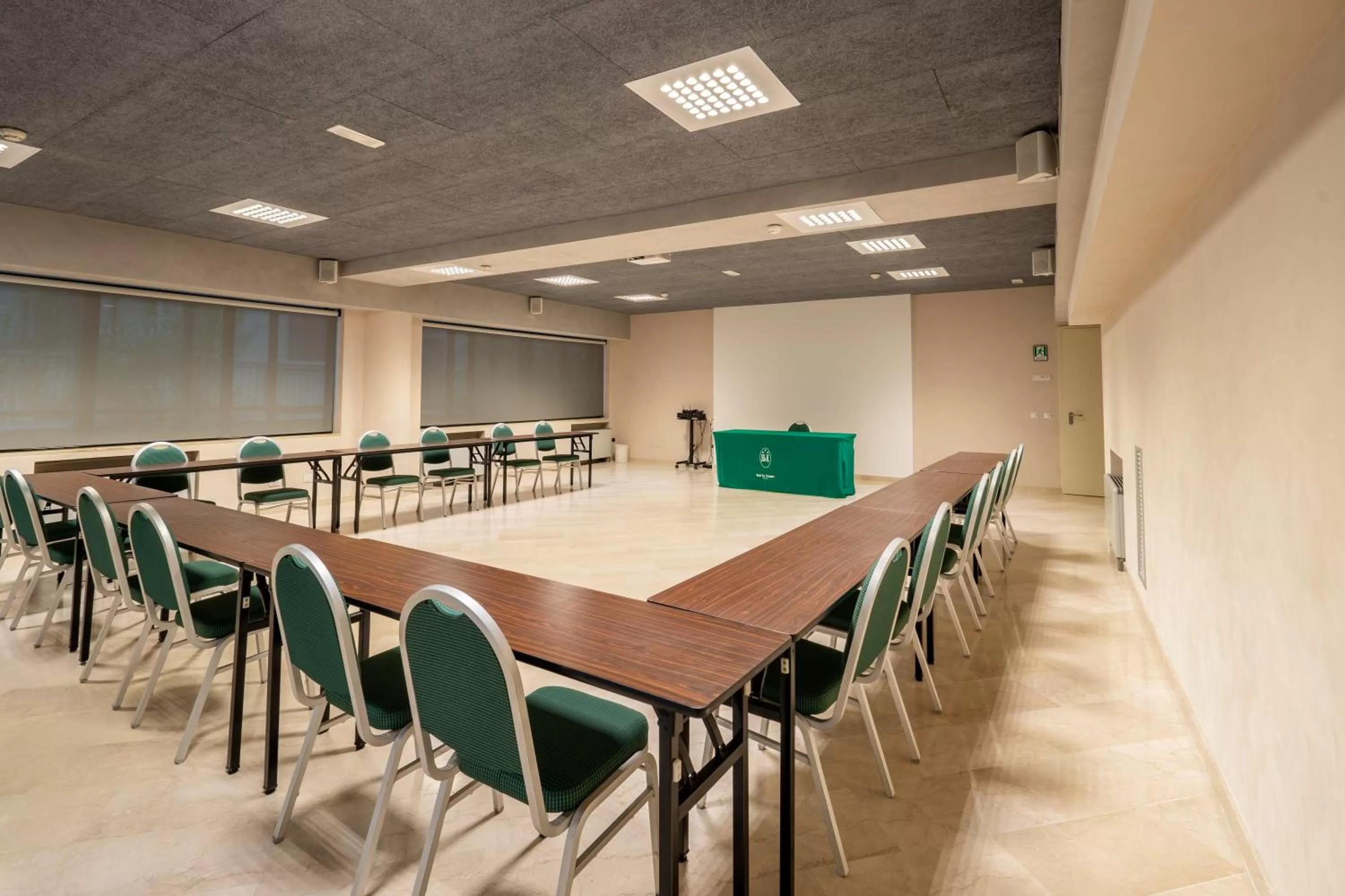 Meeting/conference room in Hotel Des Etrangers