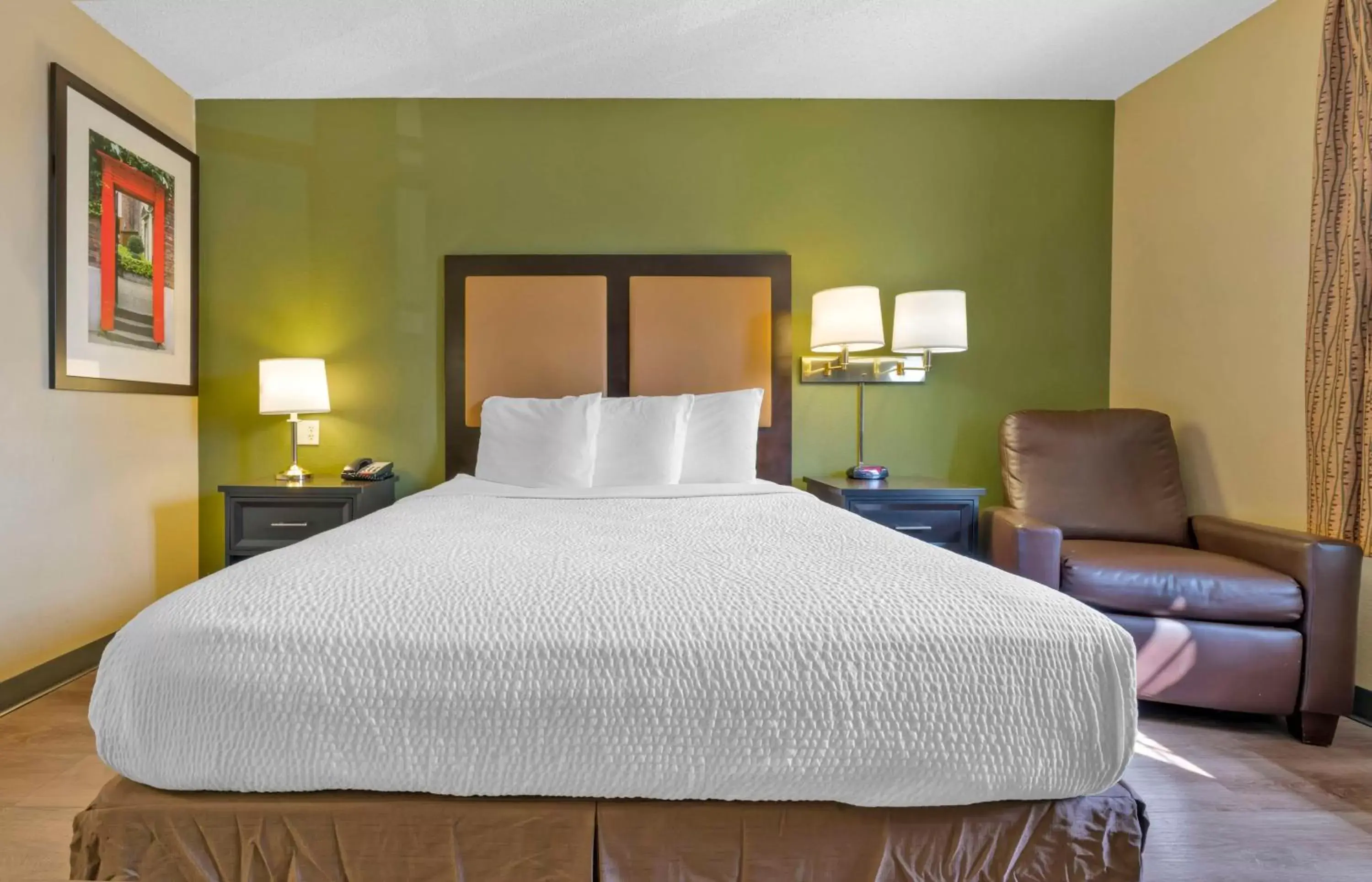 Bedroom, Bed in Extended Stay America Suites - Stockton - March Lane