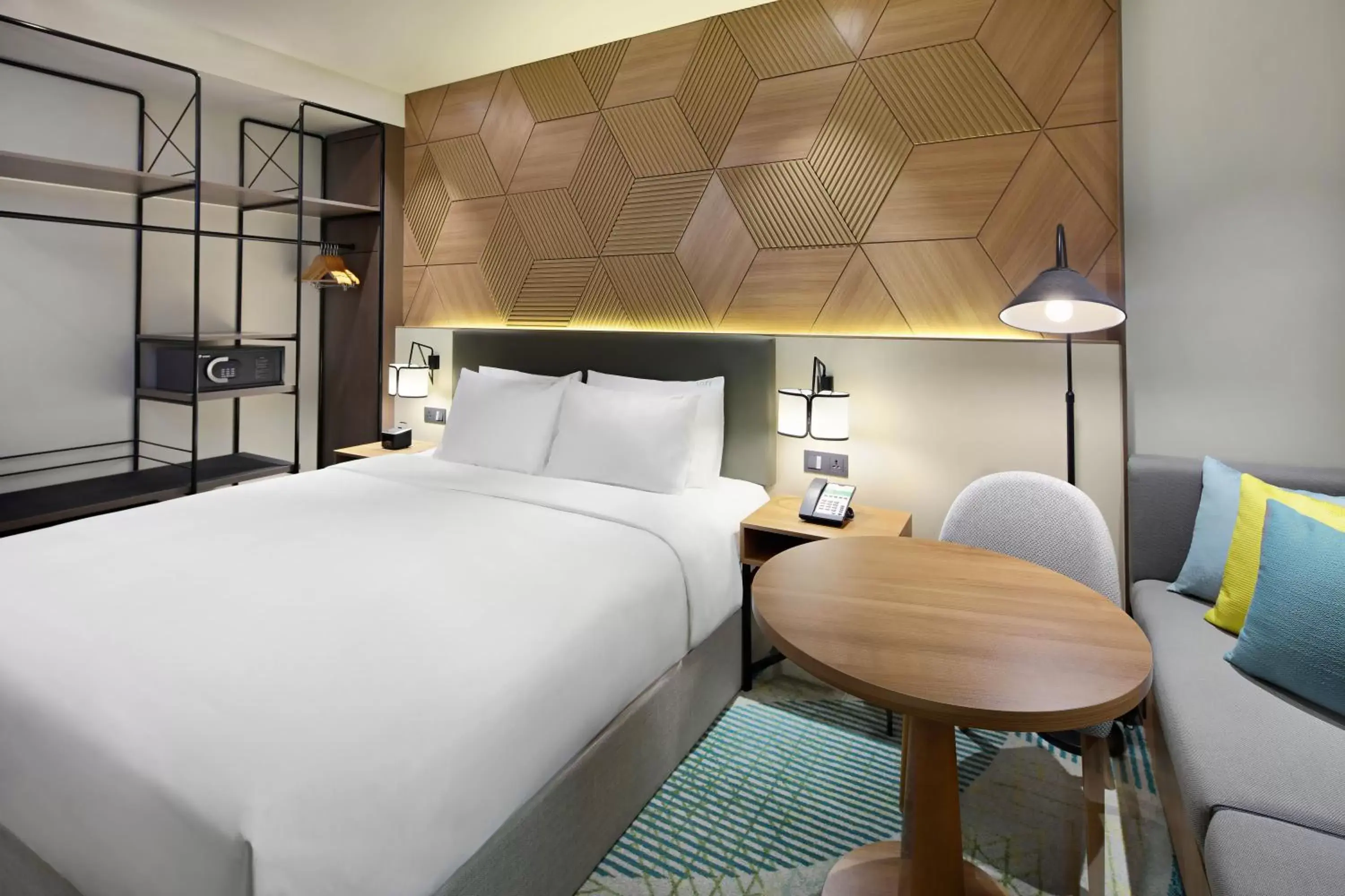 Bedroom, Bed in Holiday Inn Cebu City, an IHG Hotel