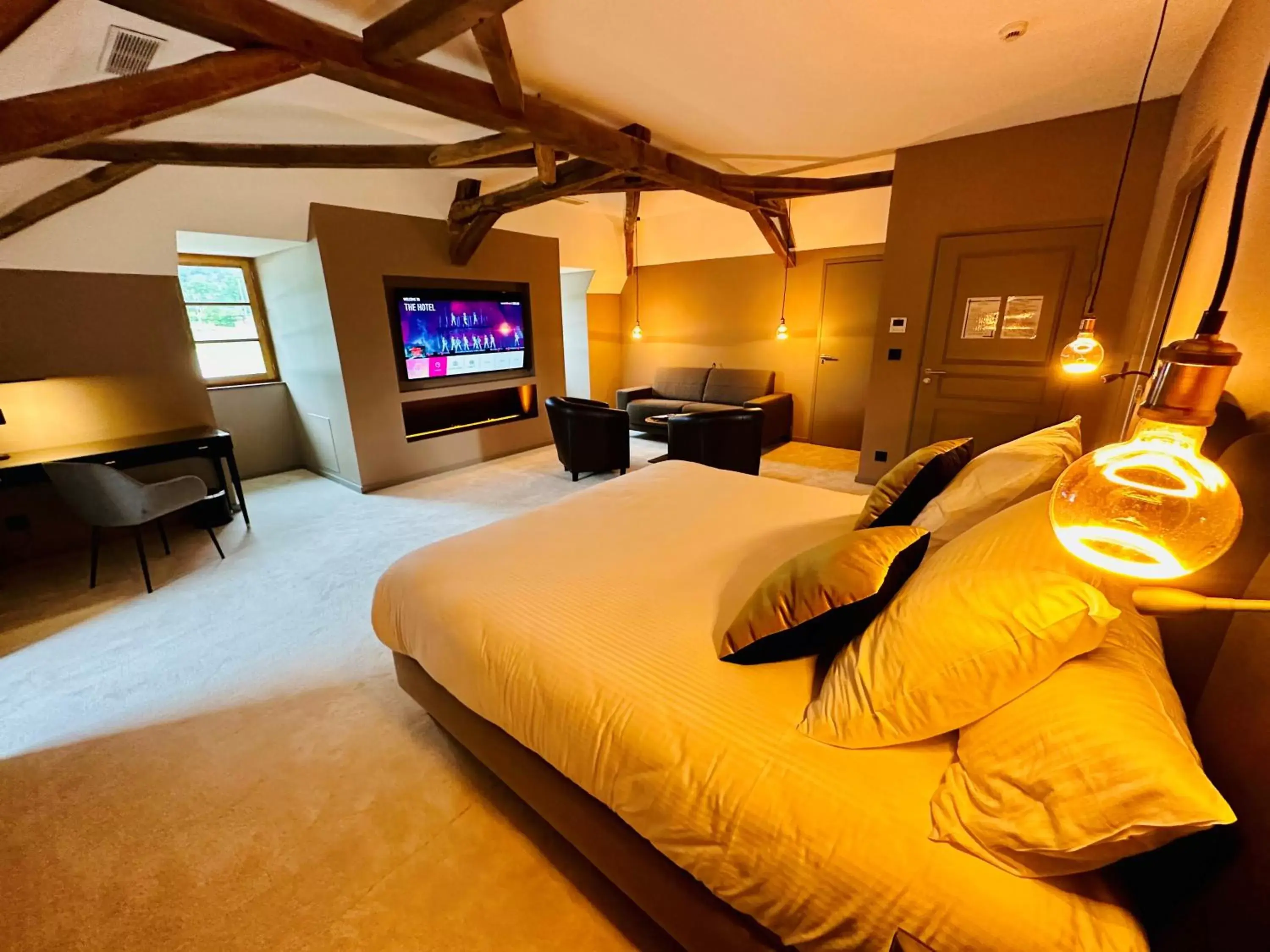 Living room, Bed in Domaine de Suzel