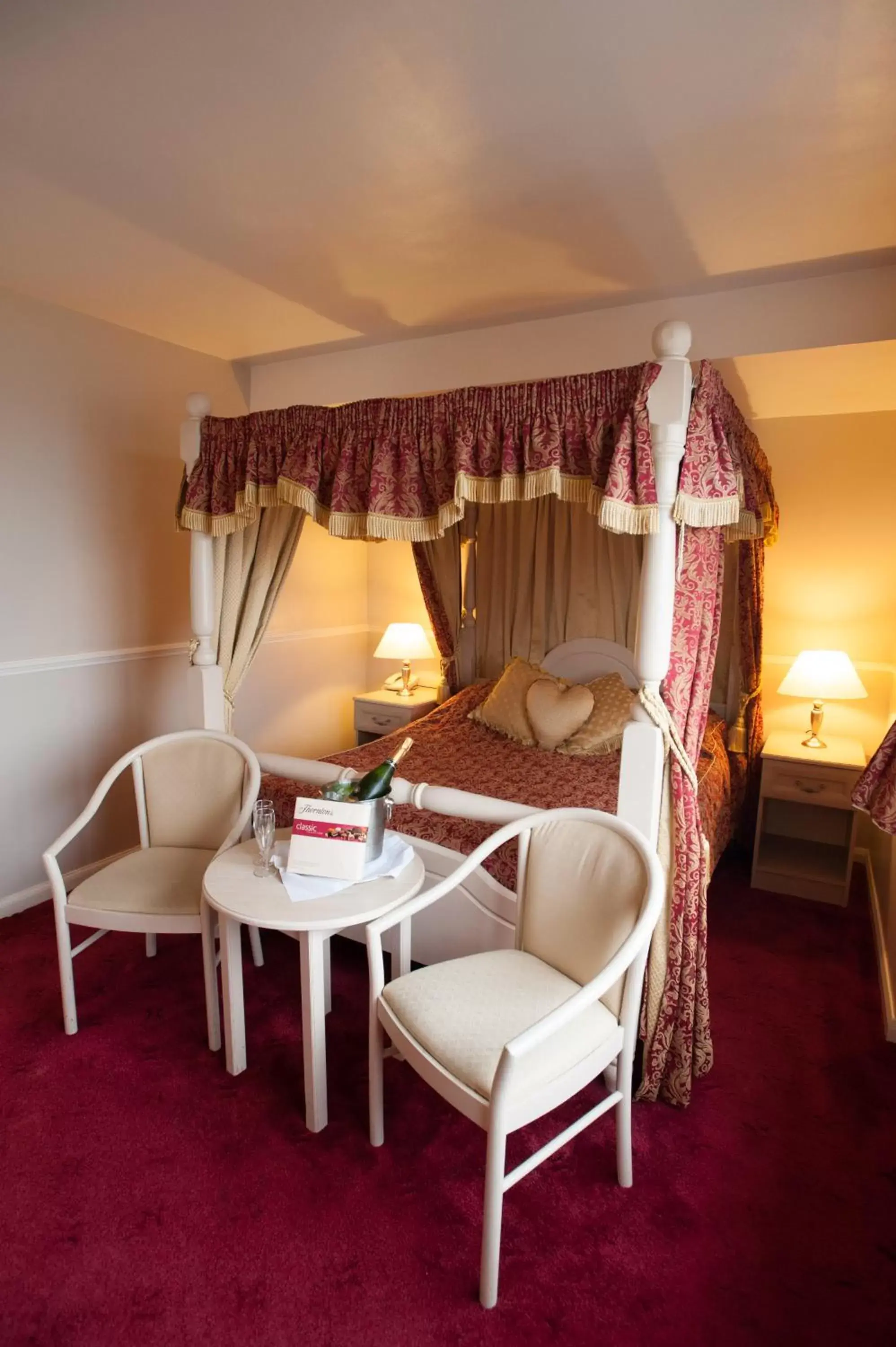 Bedroom, Seating Area in St George Hotel Rochester-Chatham