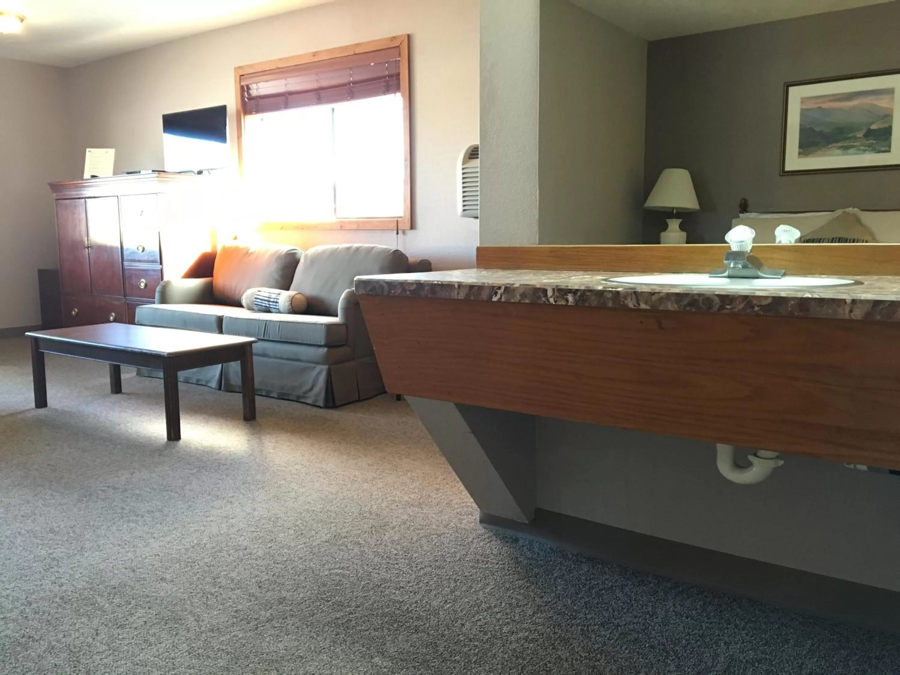 Bedroom, Bed in Timber Lodge Inn