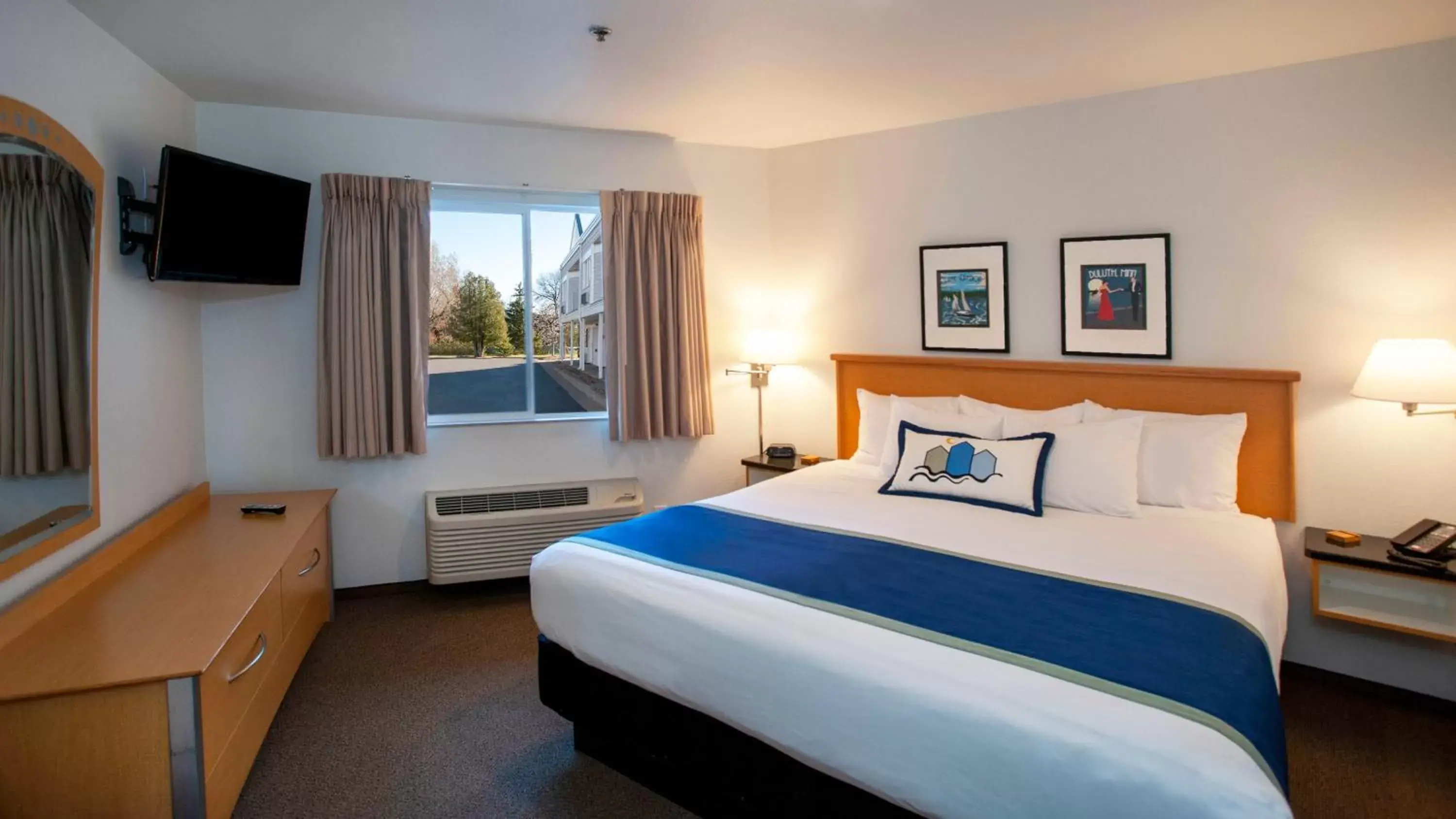 Bedroom, Bed in South Pier Inn Bedroom, Bed in South Pier Inn