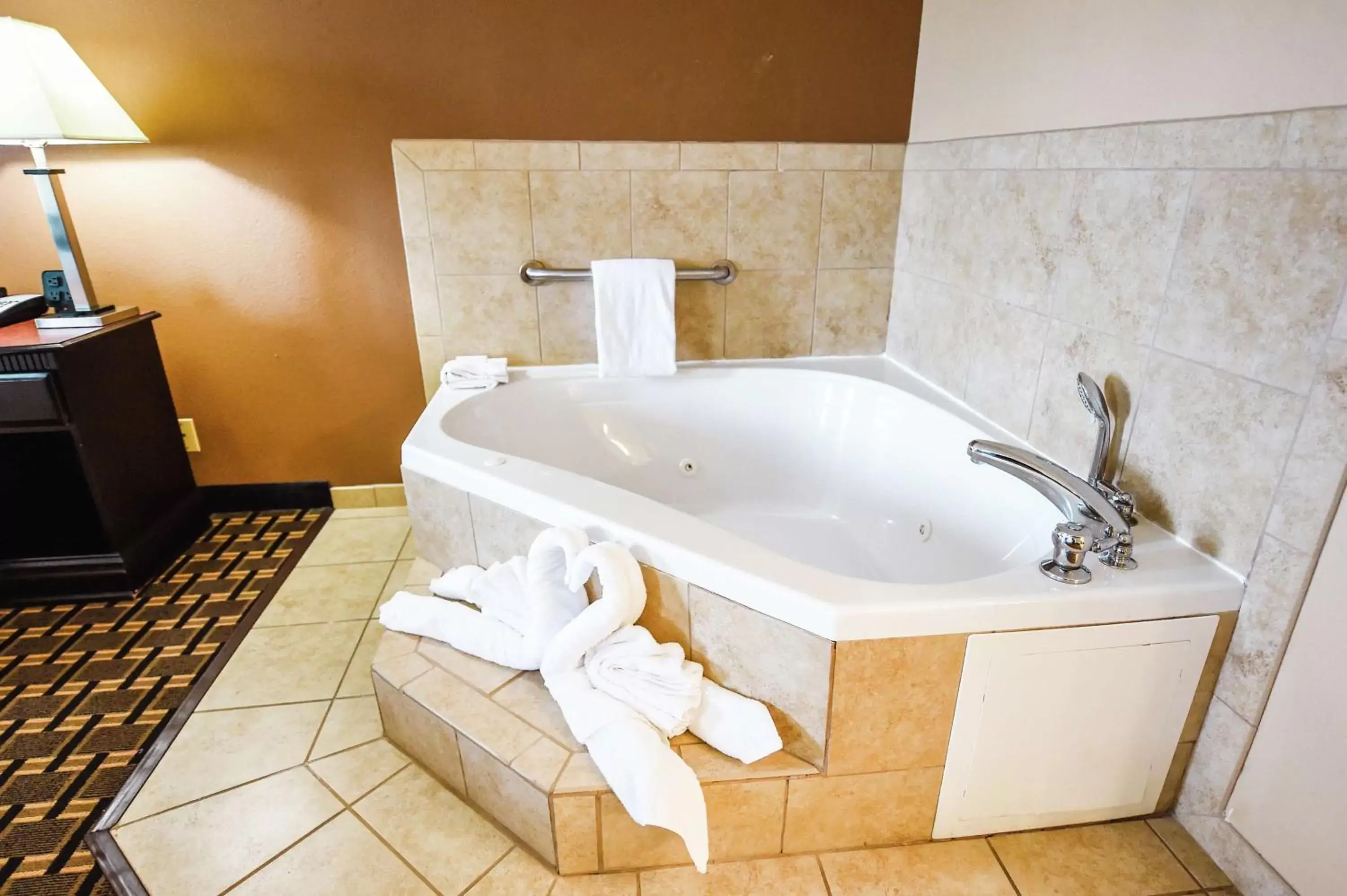 Bathroom in Hampton Inn & Suites Pine Bluff