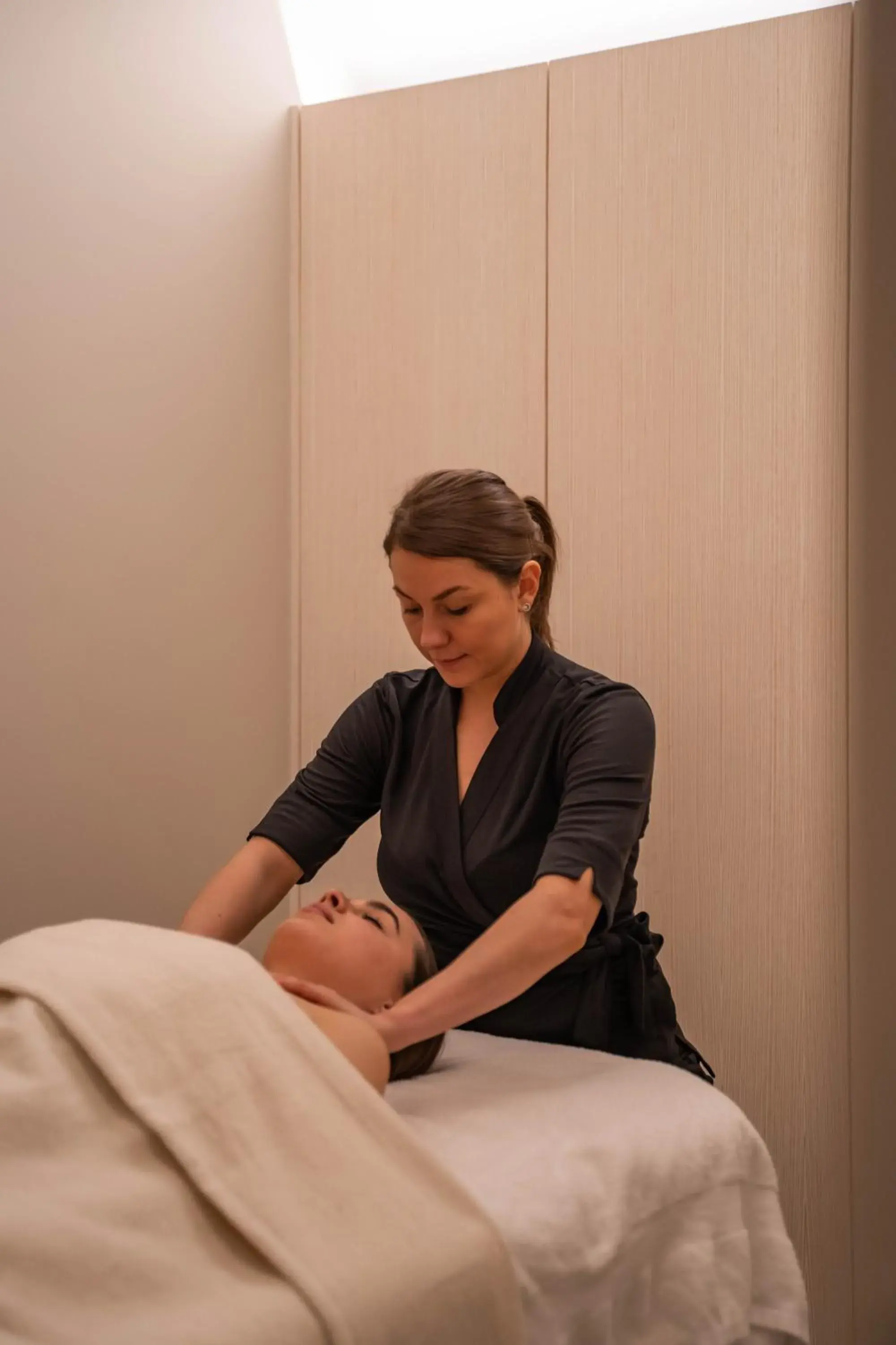 Massage in Pavillon Faubourg Saint-Germain & Spa
