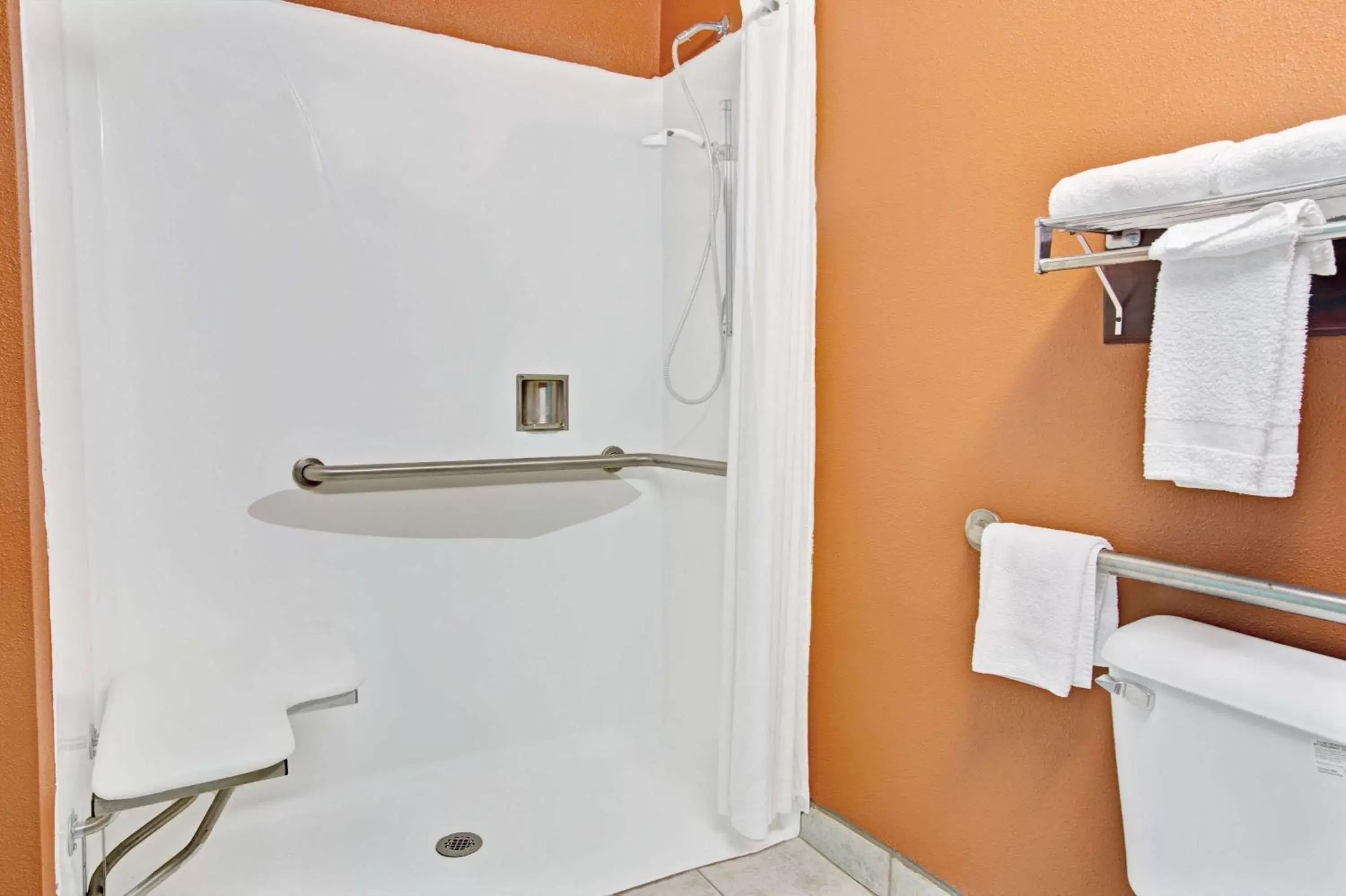 Photo of the whole room in Super 8 by Wyndham Gaffney Photo of the whole room in Super 8 by Wyndham Gaffney