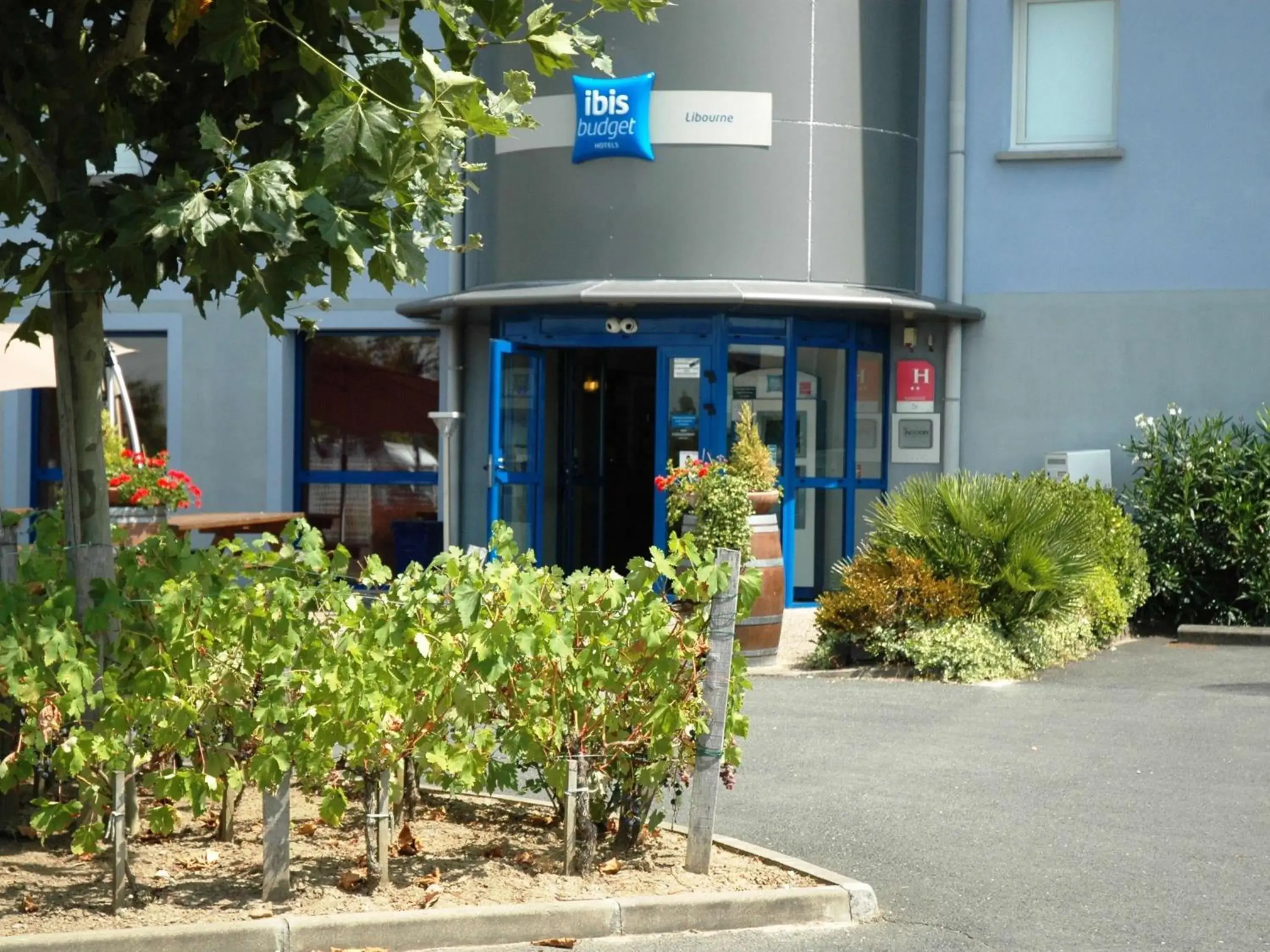 Property building in ibis budget Libourne