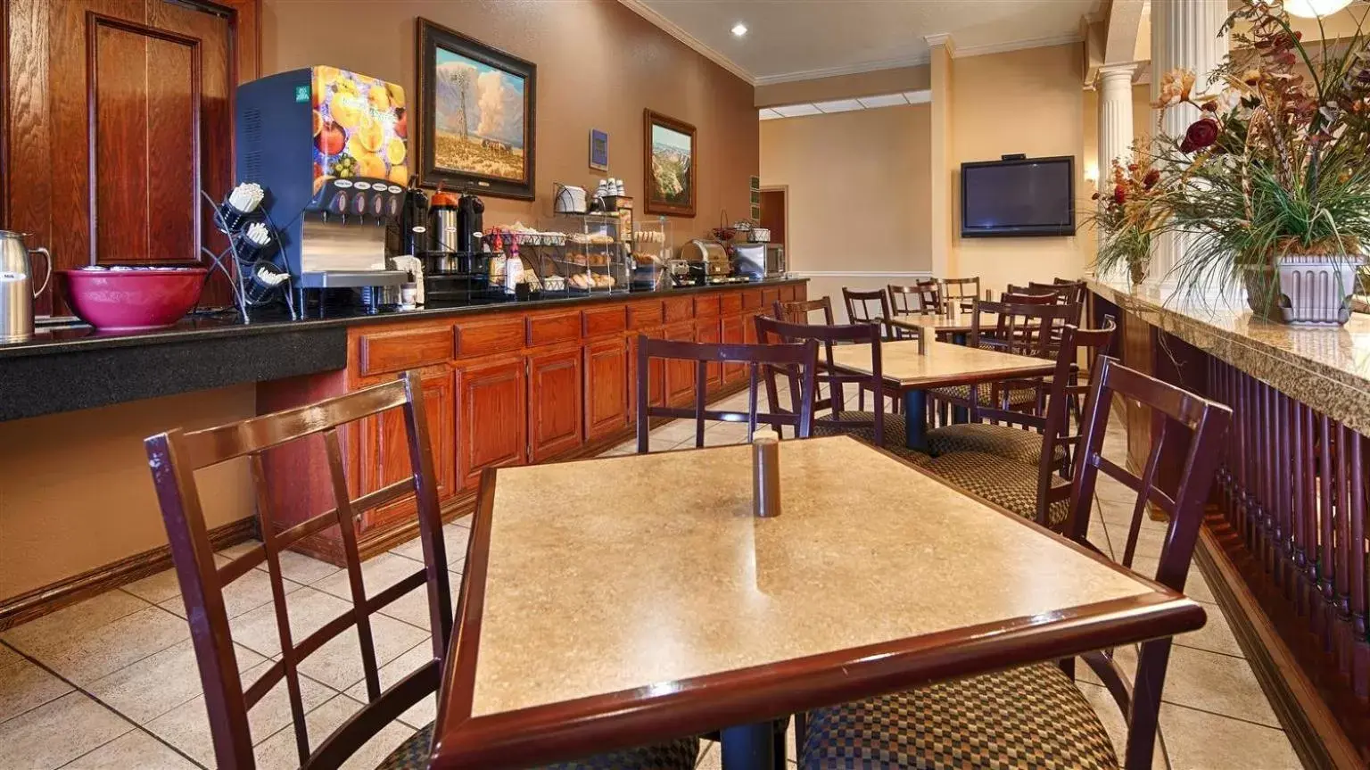 Restaurant/Places to Eat in Best Western Plus Shamrock Inn & Suites