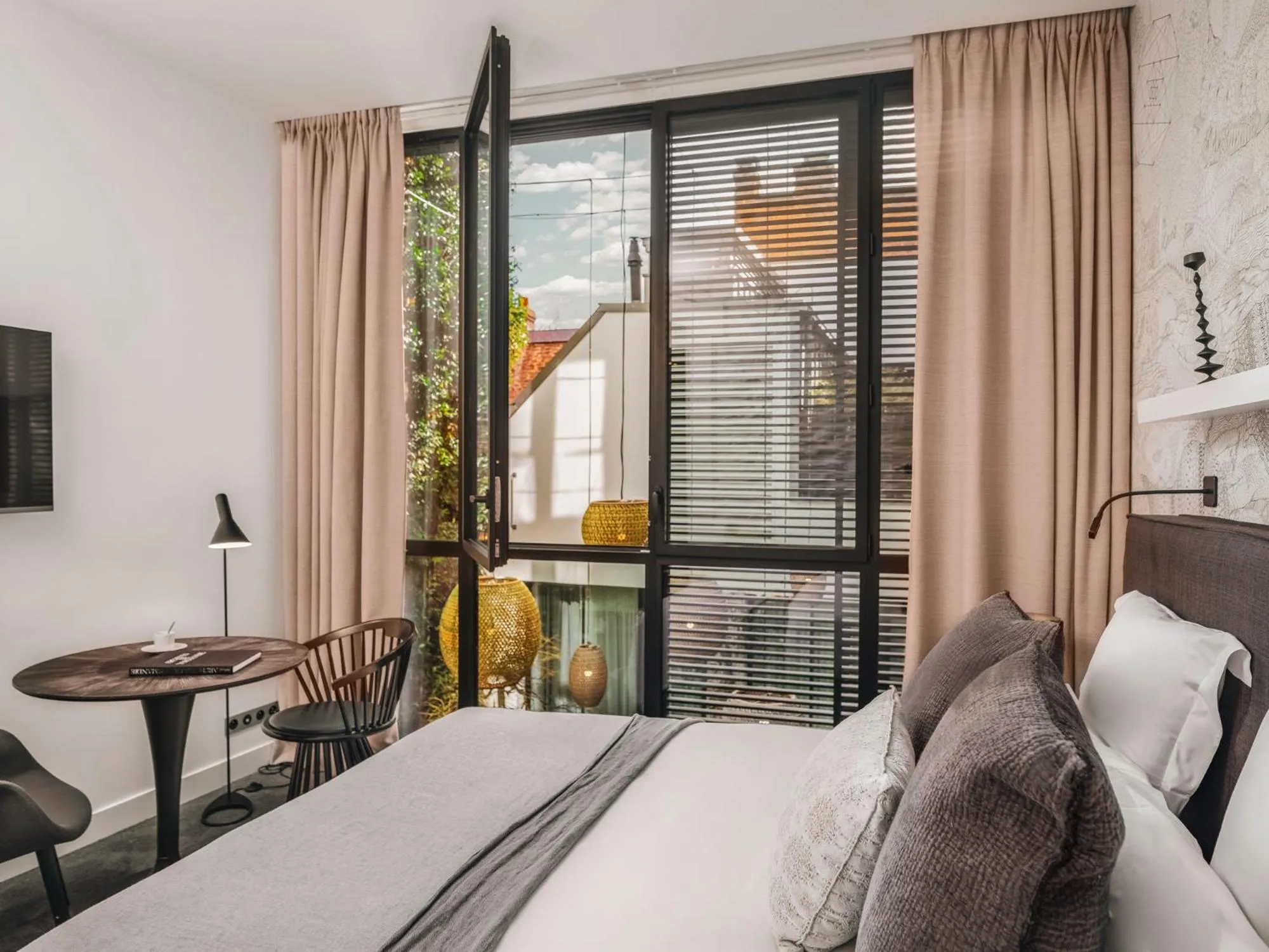 Photo of the whole room, Bed in Balthazar Hotel & Spa Rennes - MGallery Collection