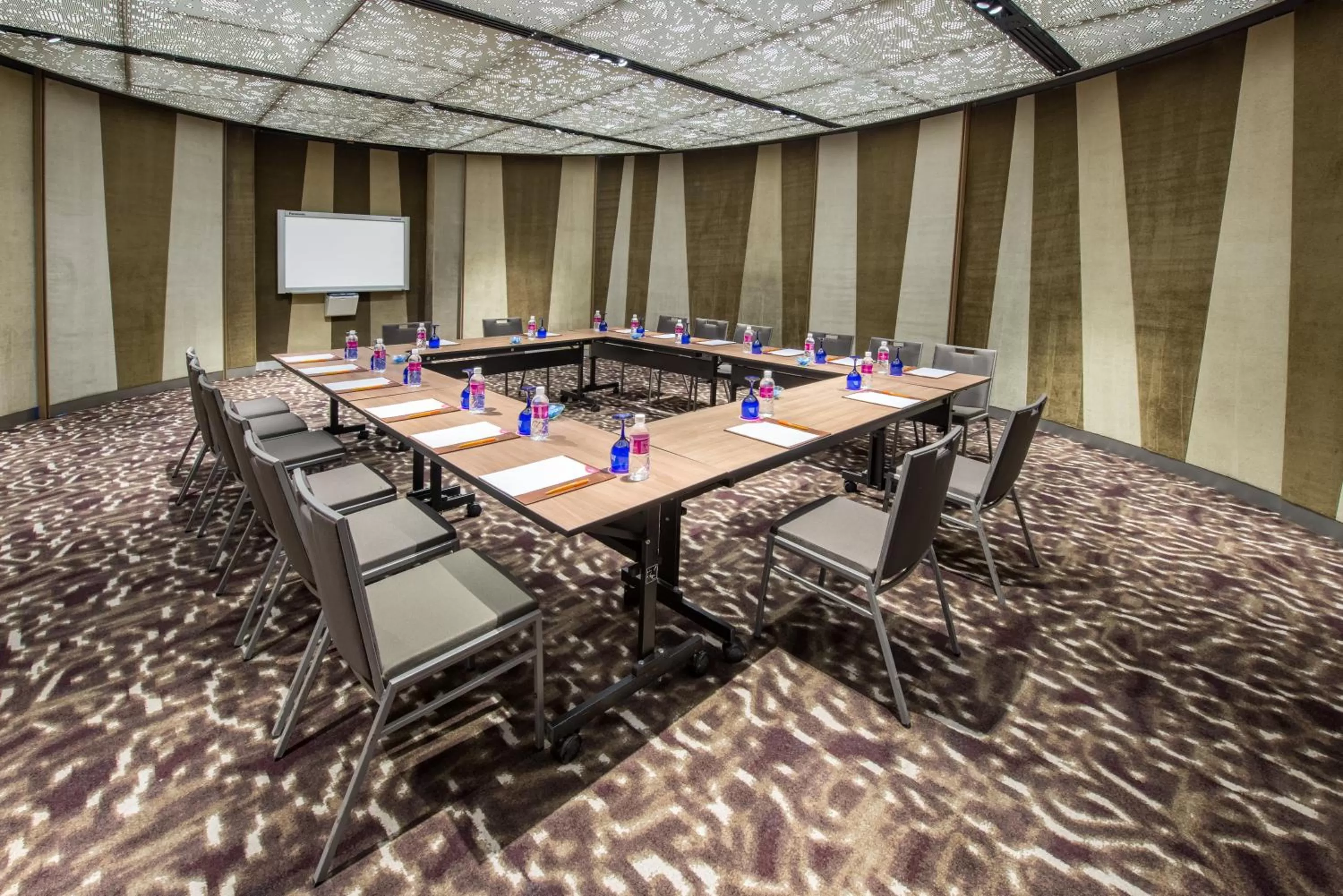 Meeting/conference room in Crowne Plaza Changi Airport by IHG