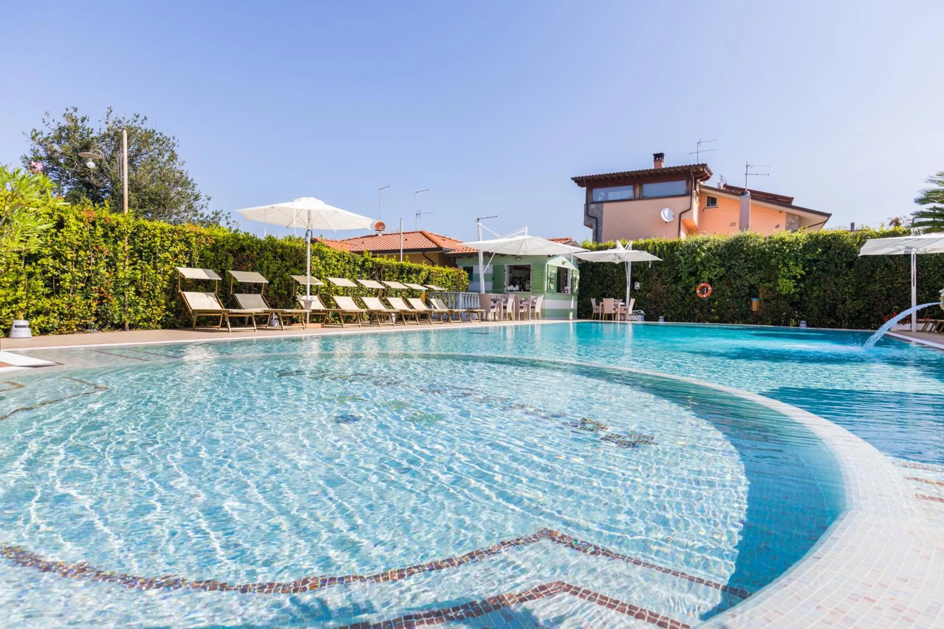 Swimming pool in Hotel Villa Tiziana