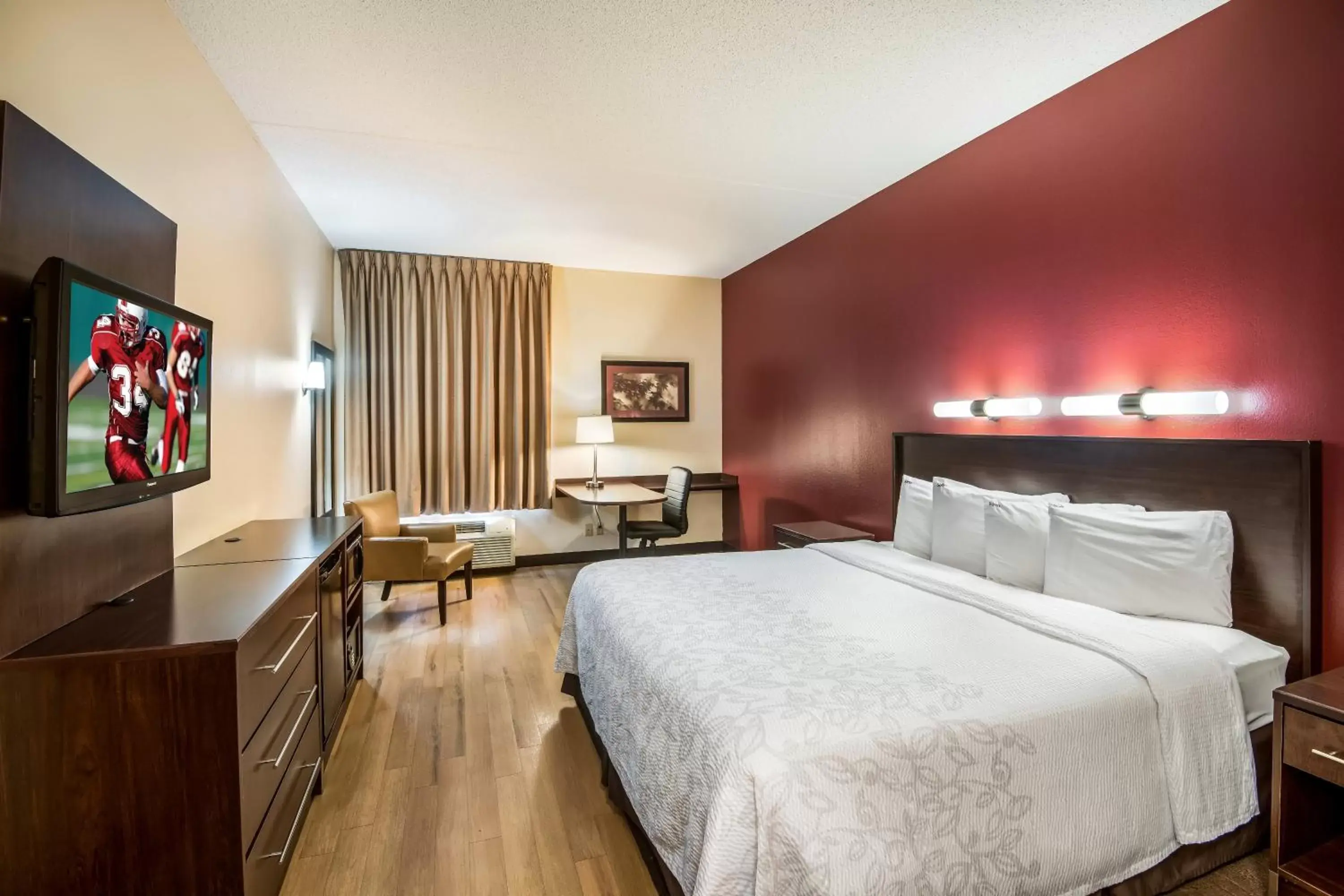 Bedroom, Room Photo in Red Roof PLUS Long Island - Garden City