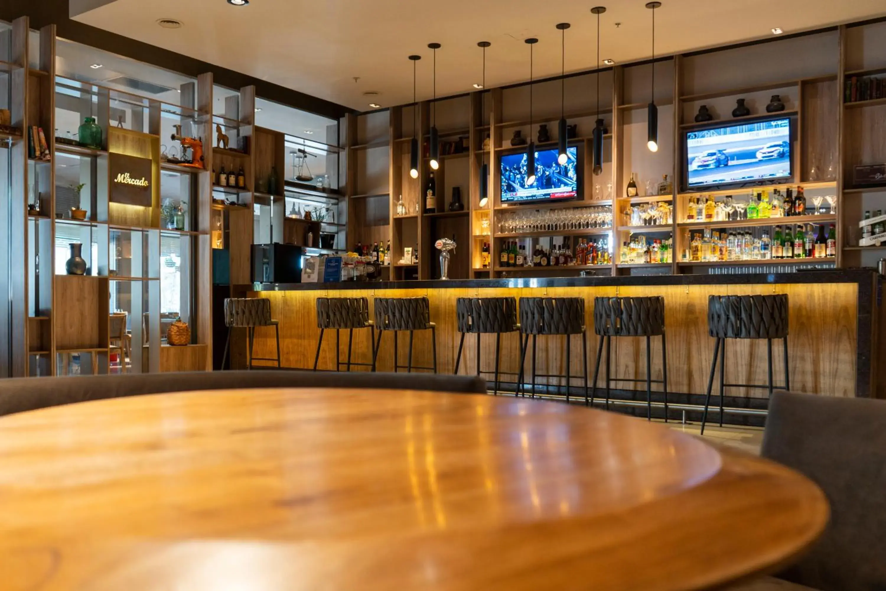 Lounge or bar in Hilton Garden Inn Tucuman