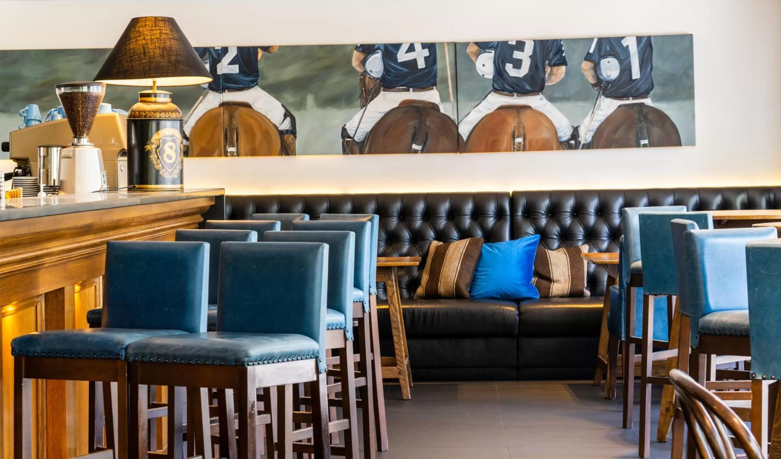 Restaurant/places to eat in Hotel Montreal