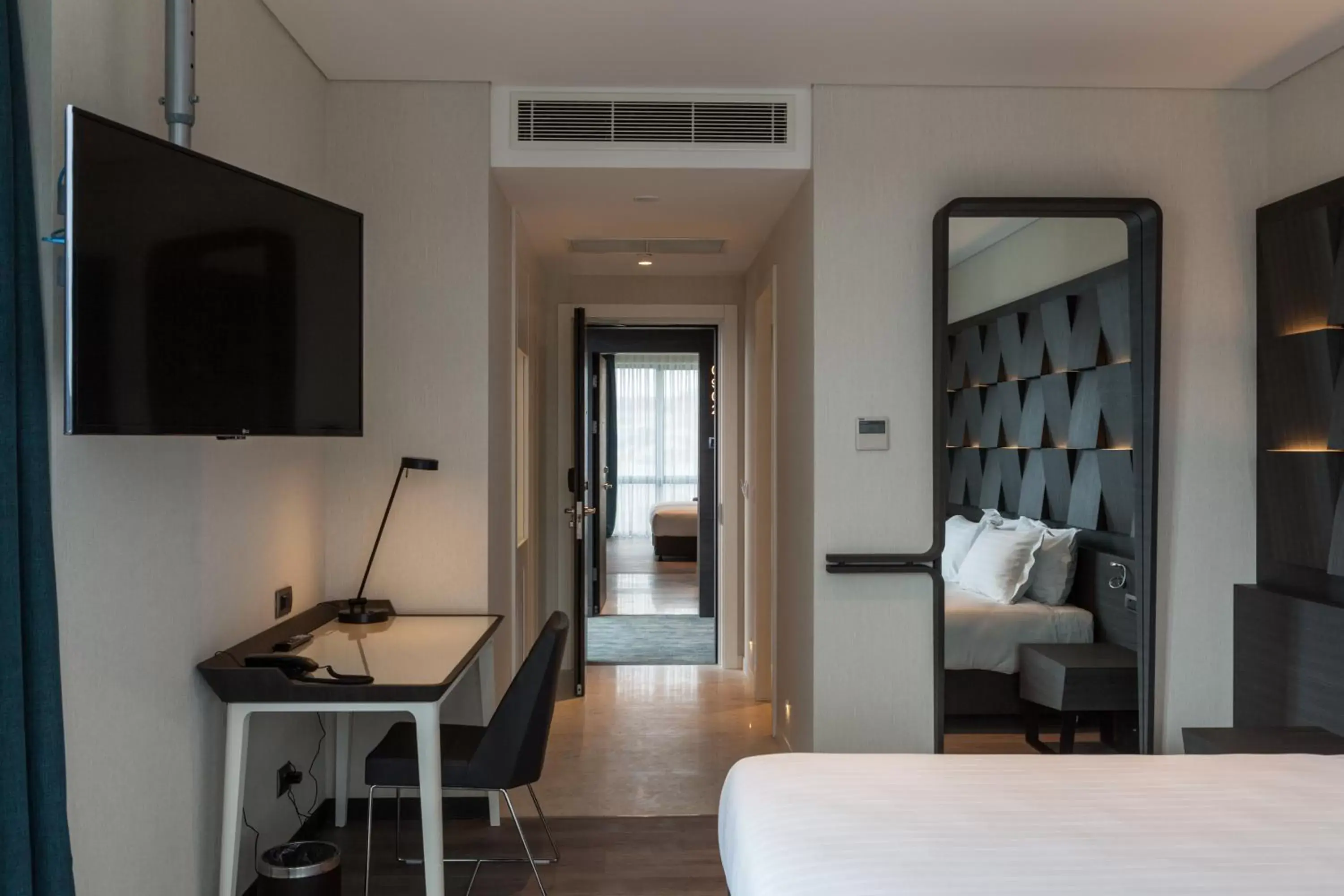 Bedroom, TV/Entertainment Center in Wish More Hotel Istanbul