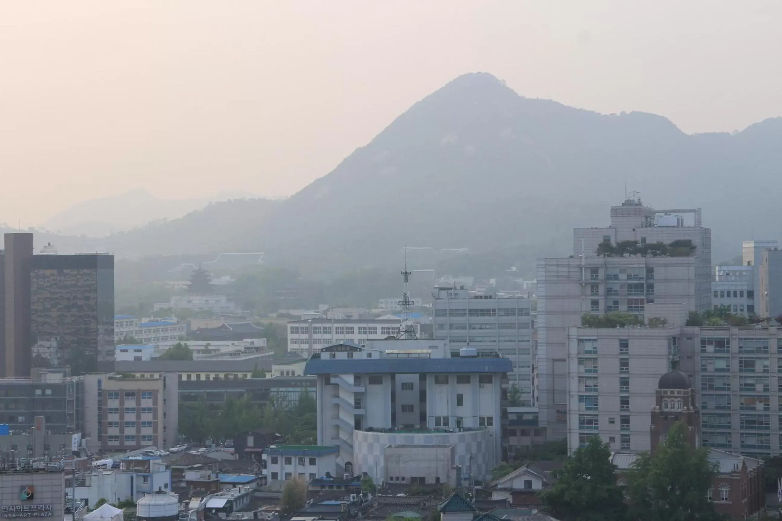 City view, Mountain View in Hotel Kuretakeso Insadong