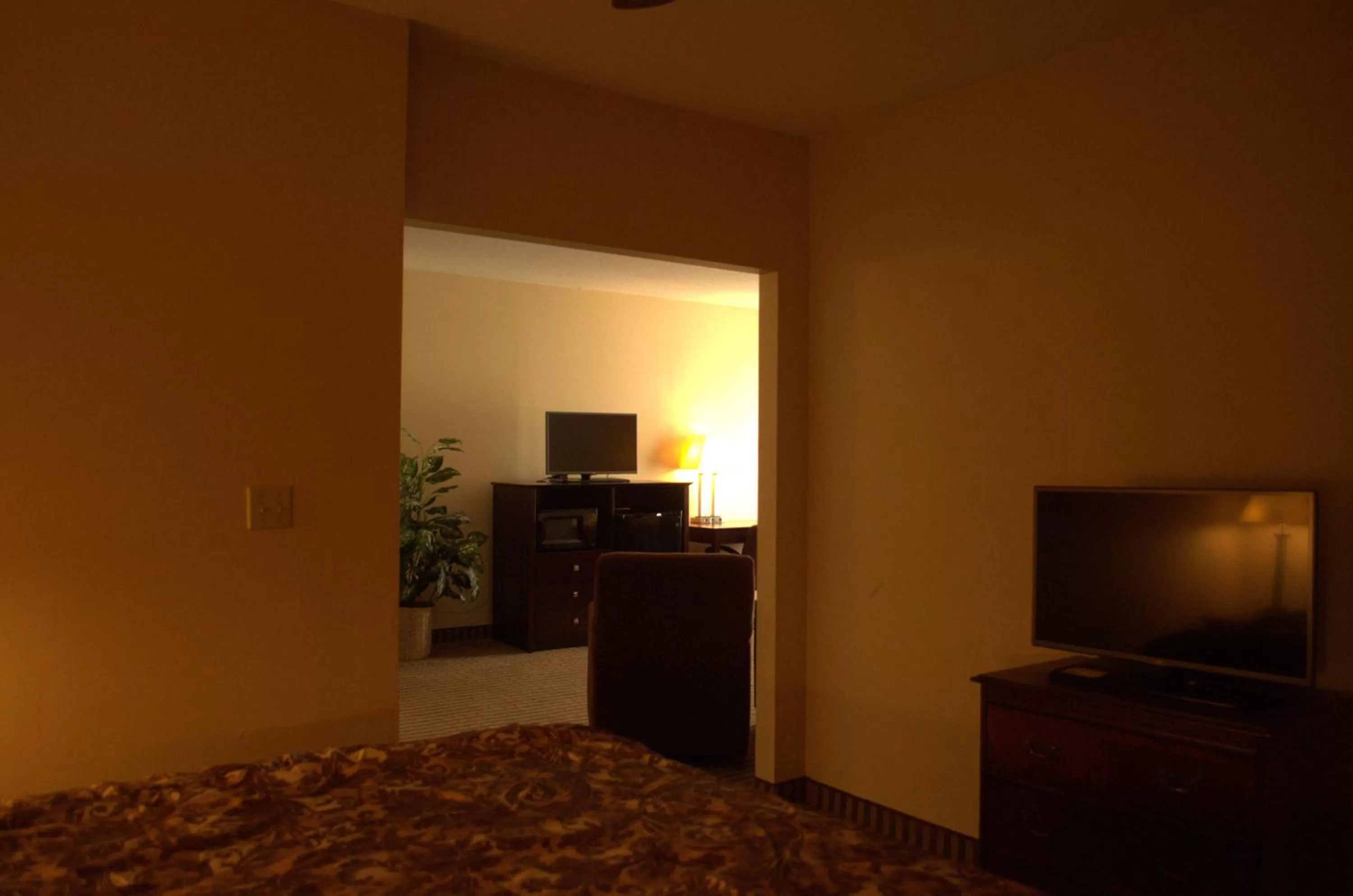 Bed in Rodeway Inn & Suites East Windsor