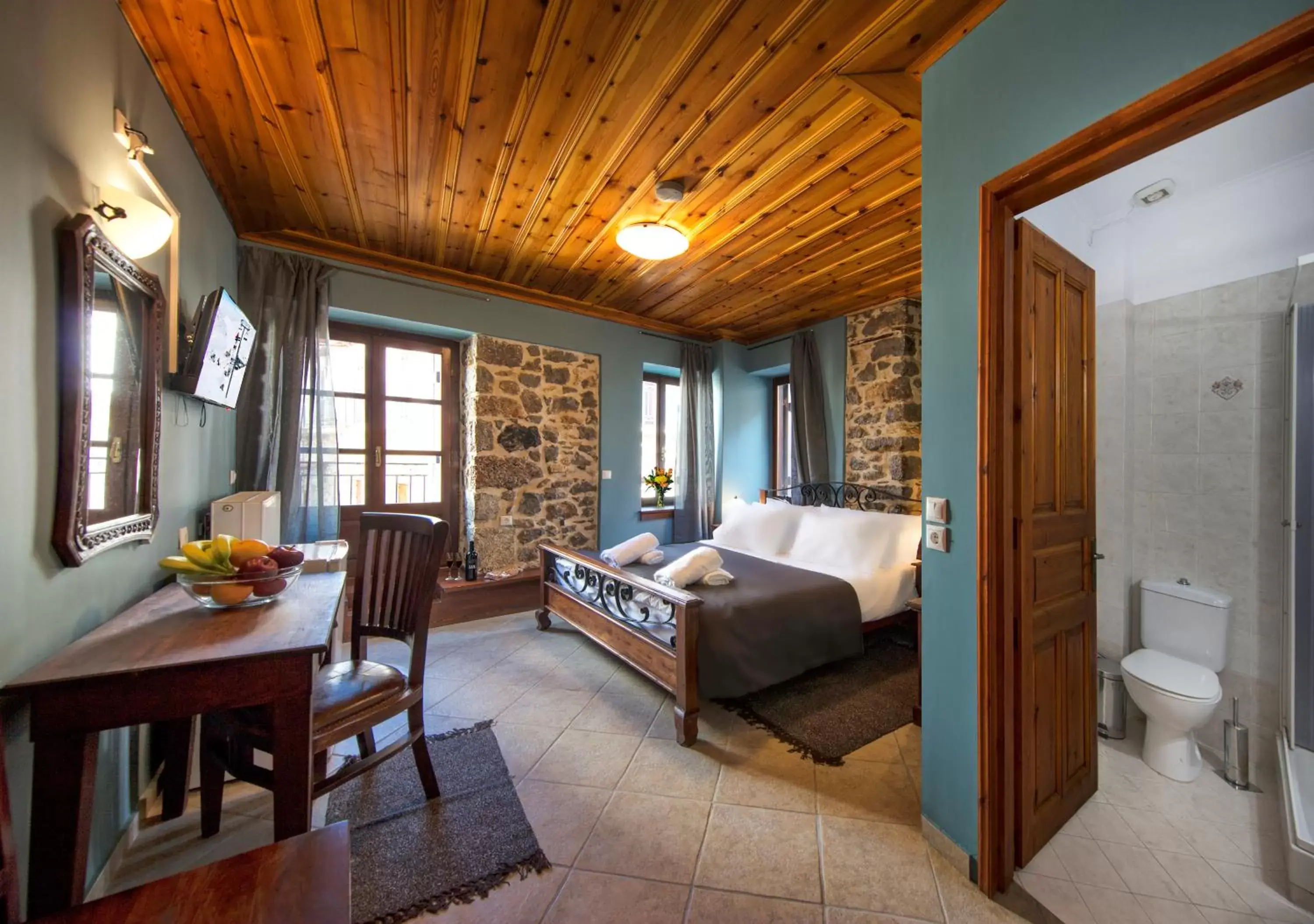 Photo of the whole room, Seating Area in Stone Suites by White Hills