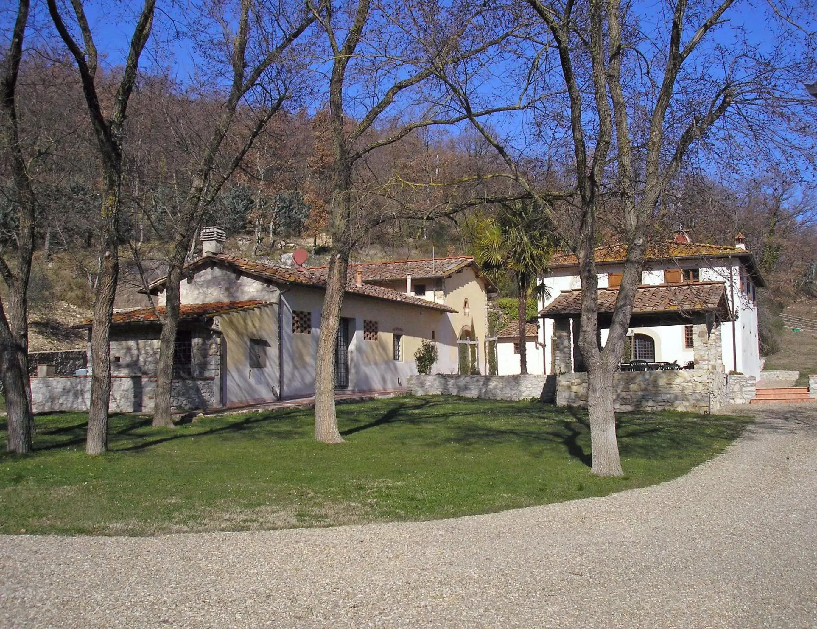 Facade/entrance, Property Building in Casignano