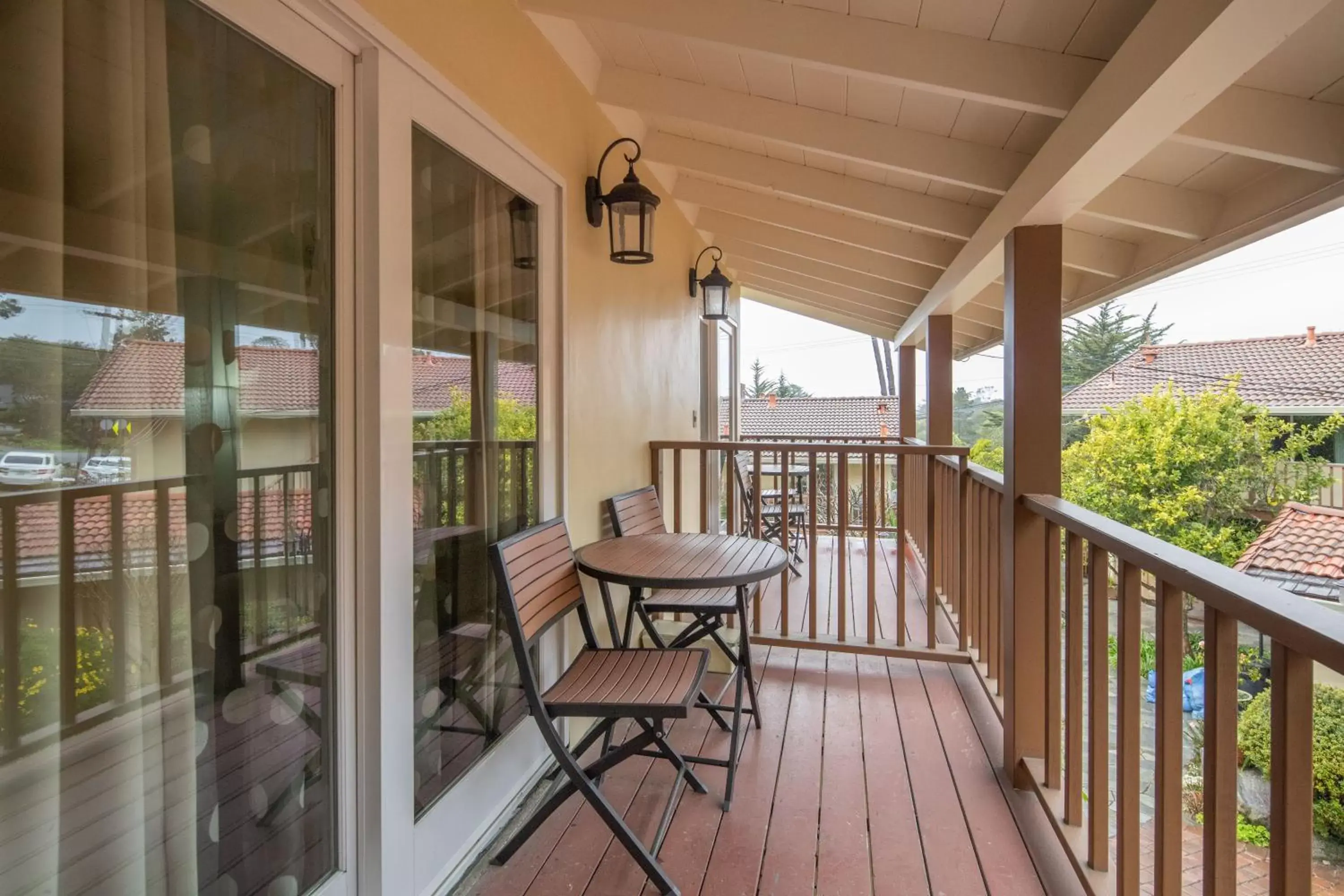 Balcony/Terrace in The Vendange Carmel Inn & Suites