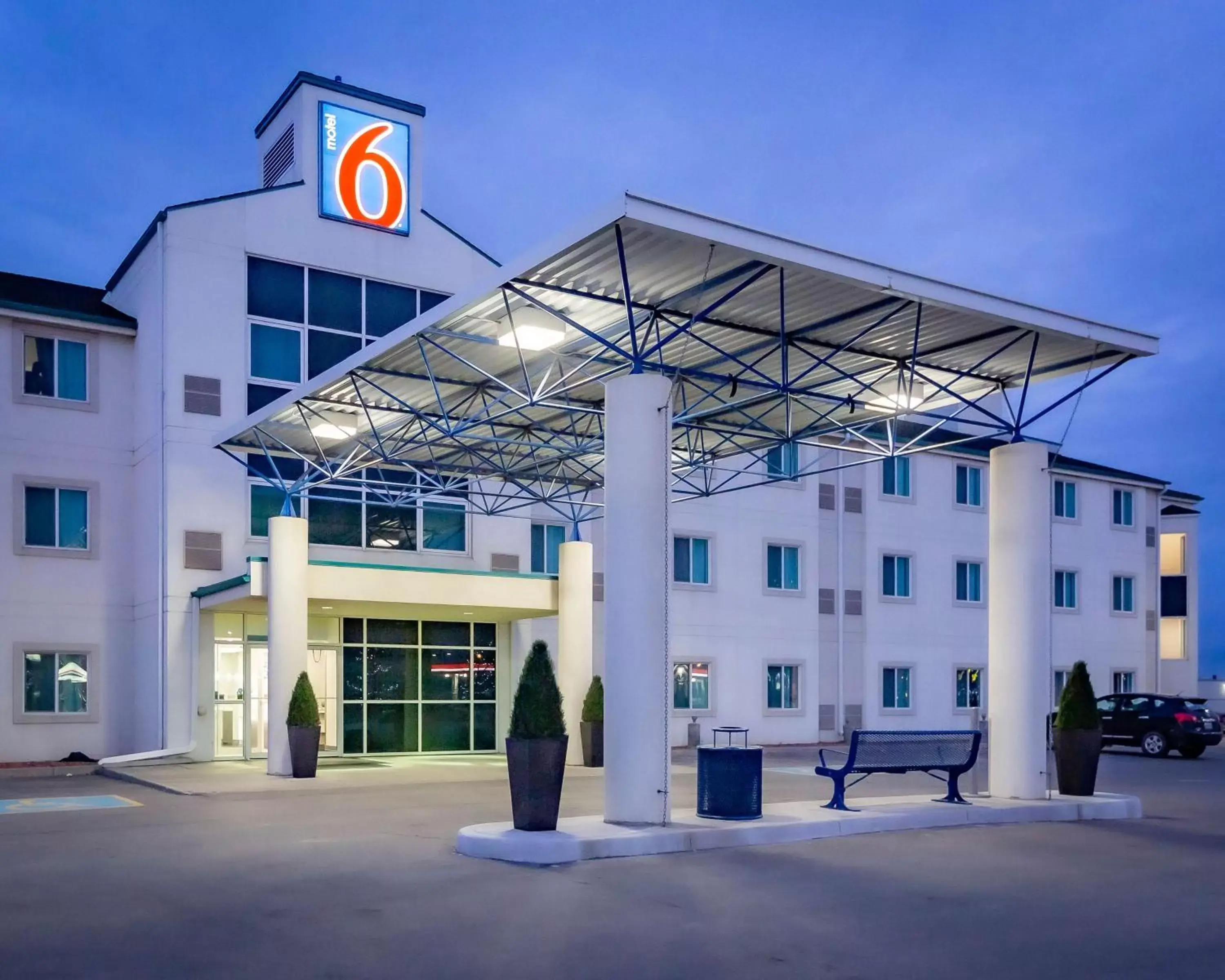 Property Building in Motel 6-Saskatoon, SK