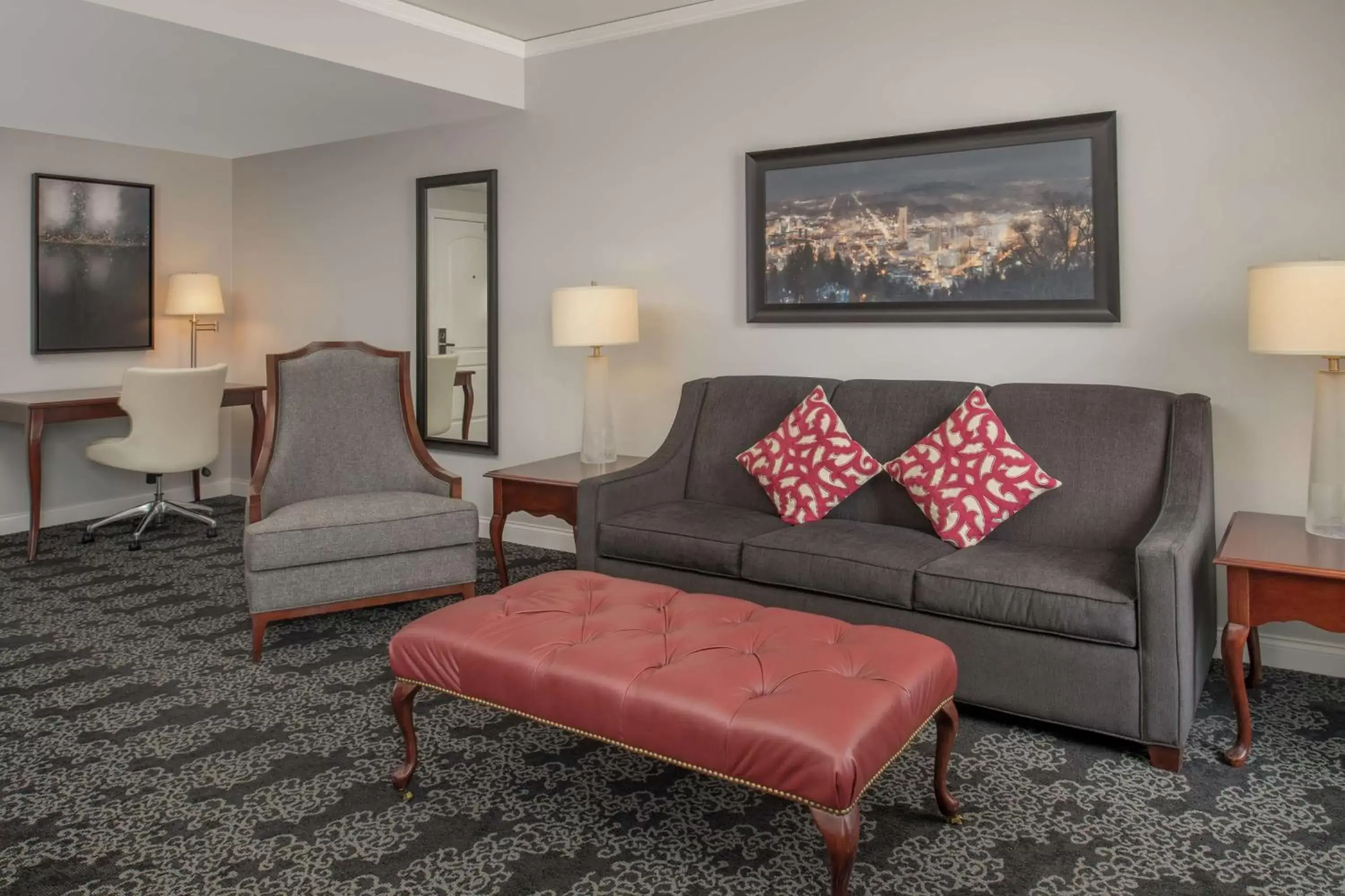 Bedroom, Seating Area in Embassy Suites by Hilton Portland Downtown