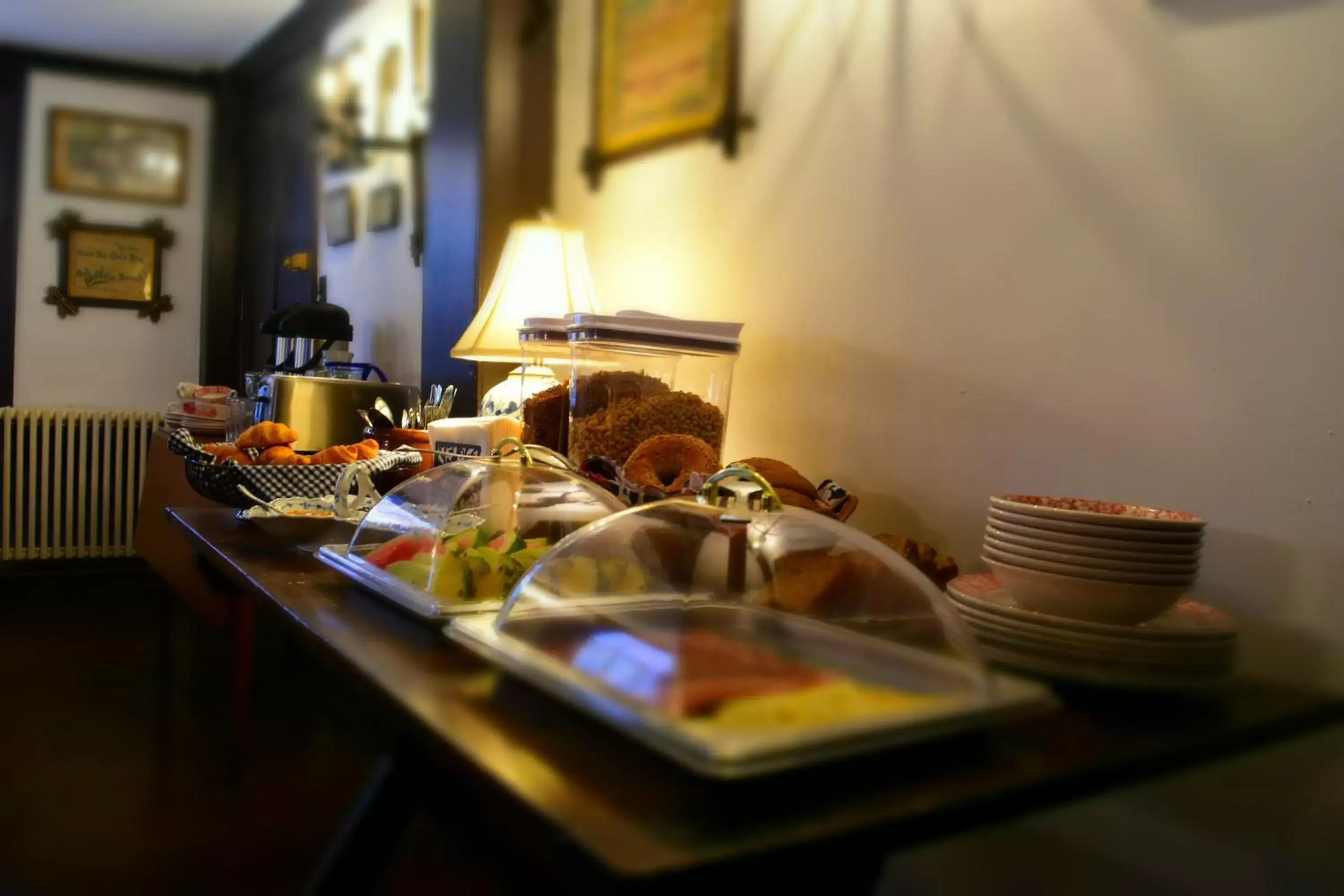 Coffee/tea facilities in Daniels House Inn