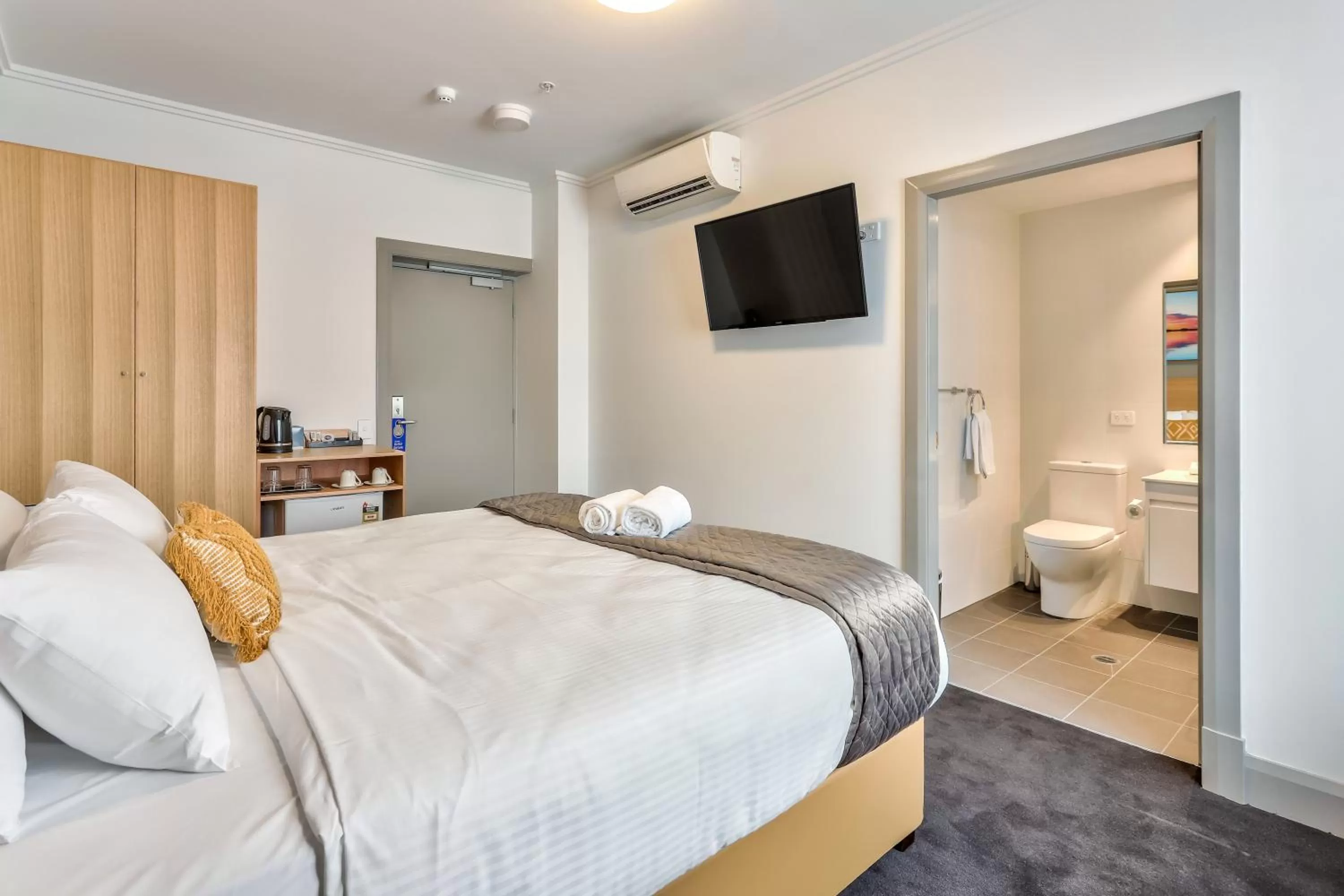 Bed in Meridian Hotel Hurstville