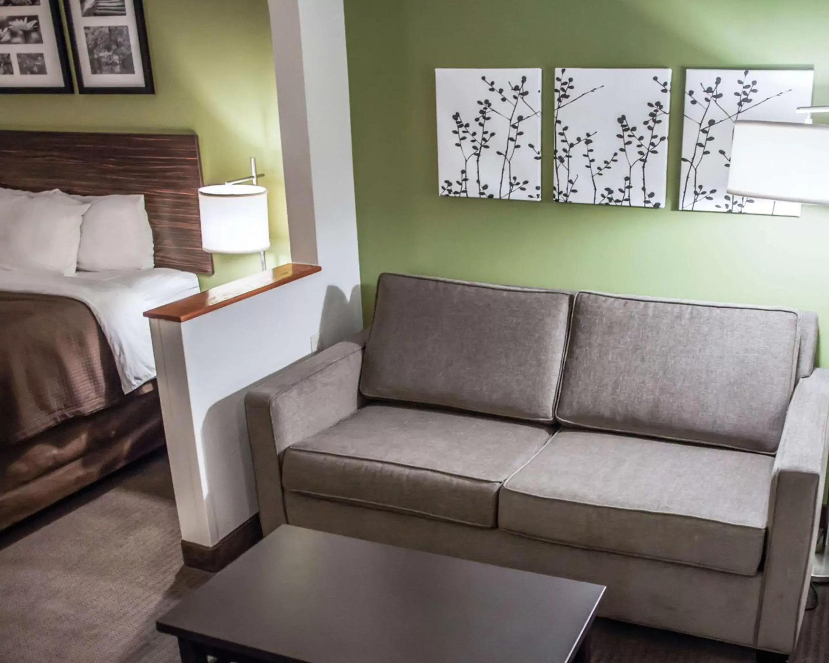 Bedroom, Seating Area in Sleep Inn & Suites Topeka West I-70 Wanamaker