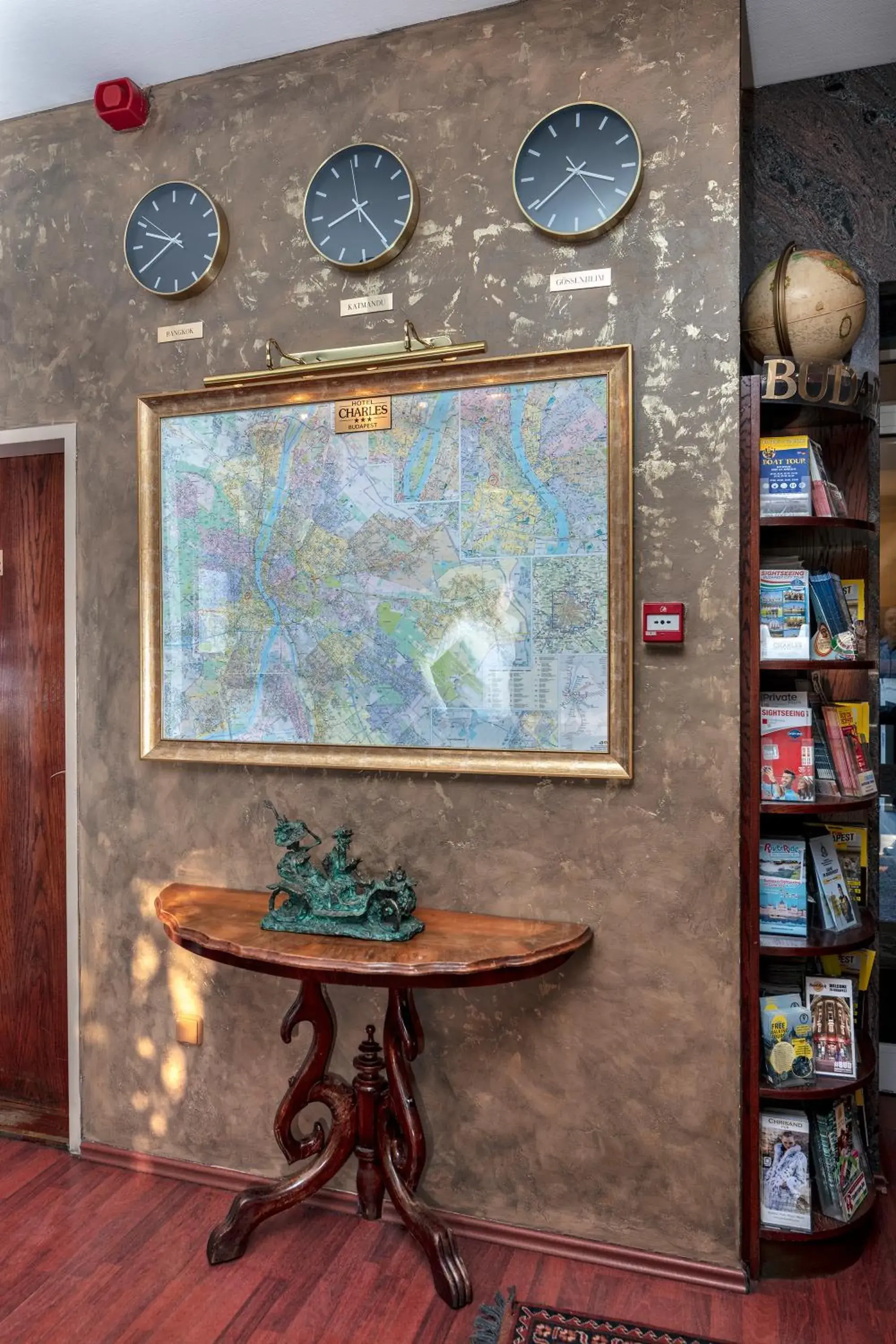 Lobby or reception in Hotel Charles Lobby or reception in Hotel Charles