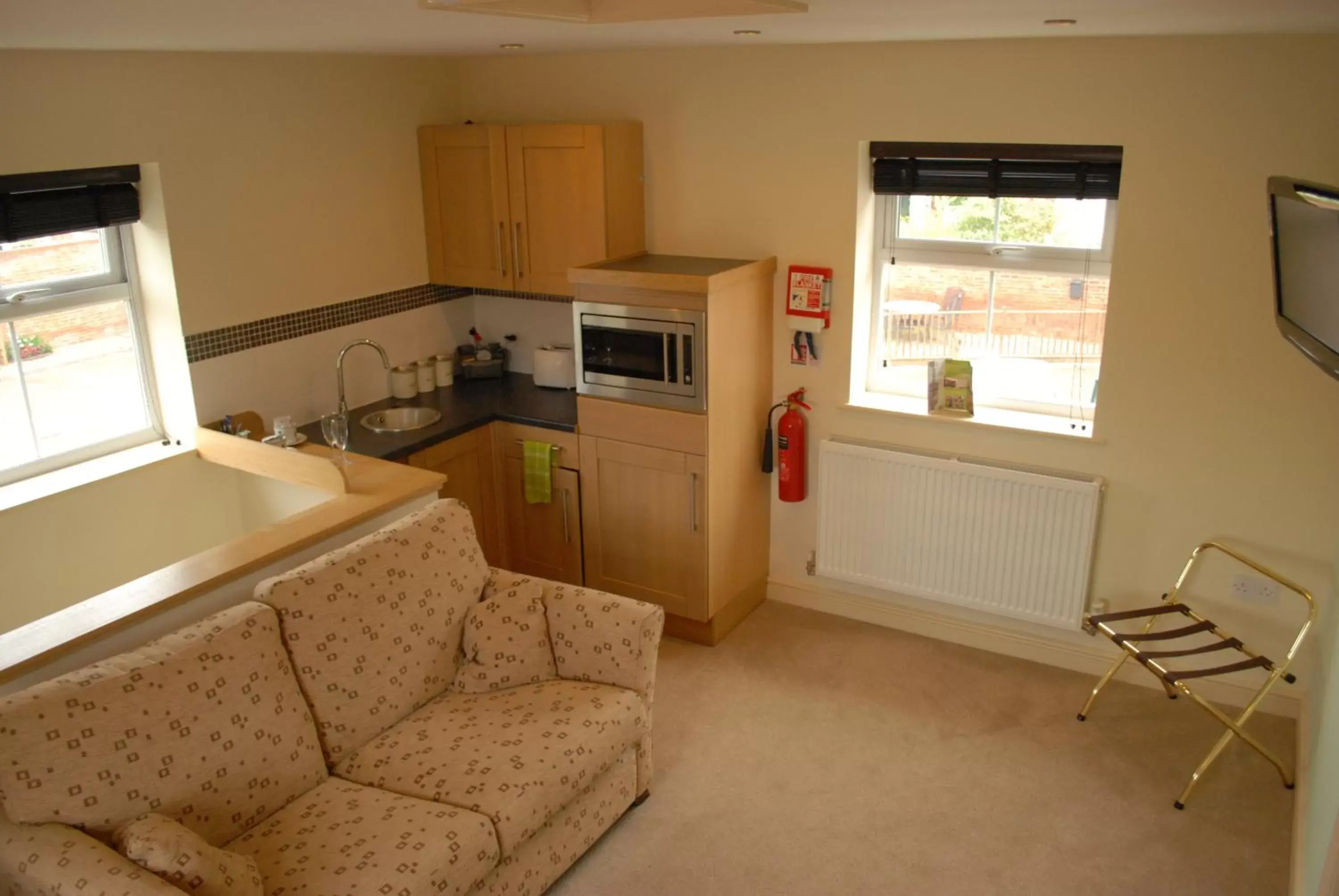 Kitchen/Kitchenette in Stratford Limes Hotel