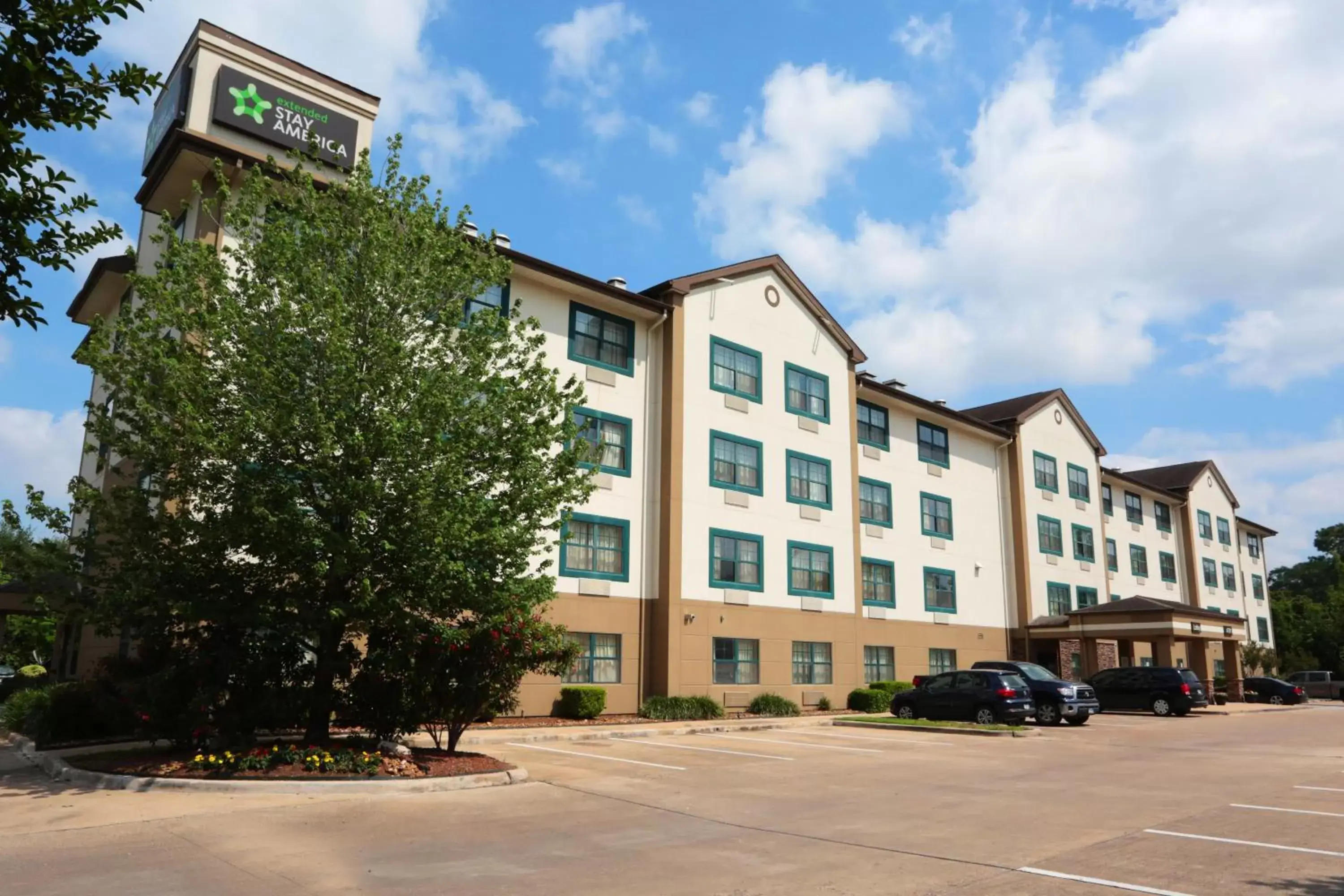 Property building in Extended Stay America Suites - Houston - Galleria - Westheimer