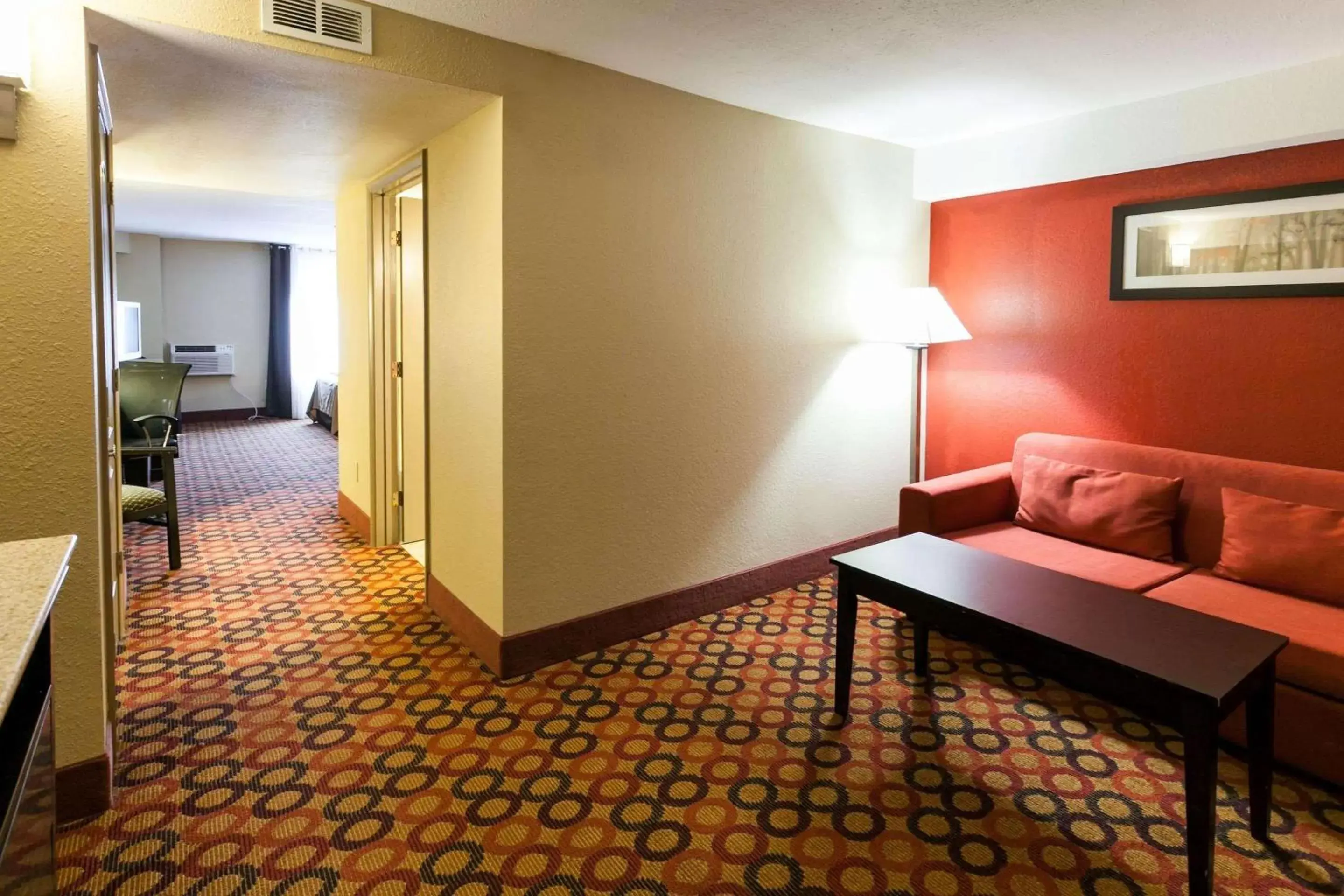 Photo of the whole room, Seating Area in Comfort Inn & Suites Statesville - Mooresville