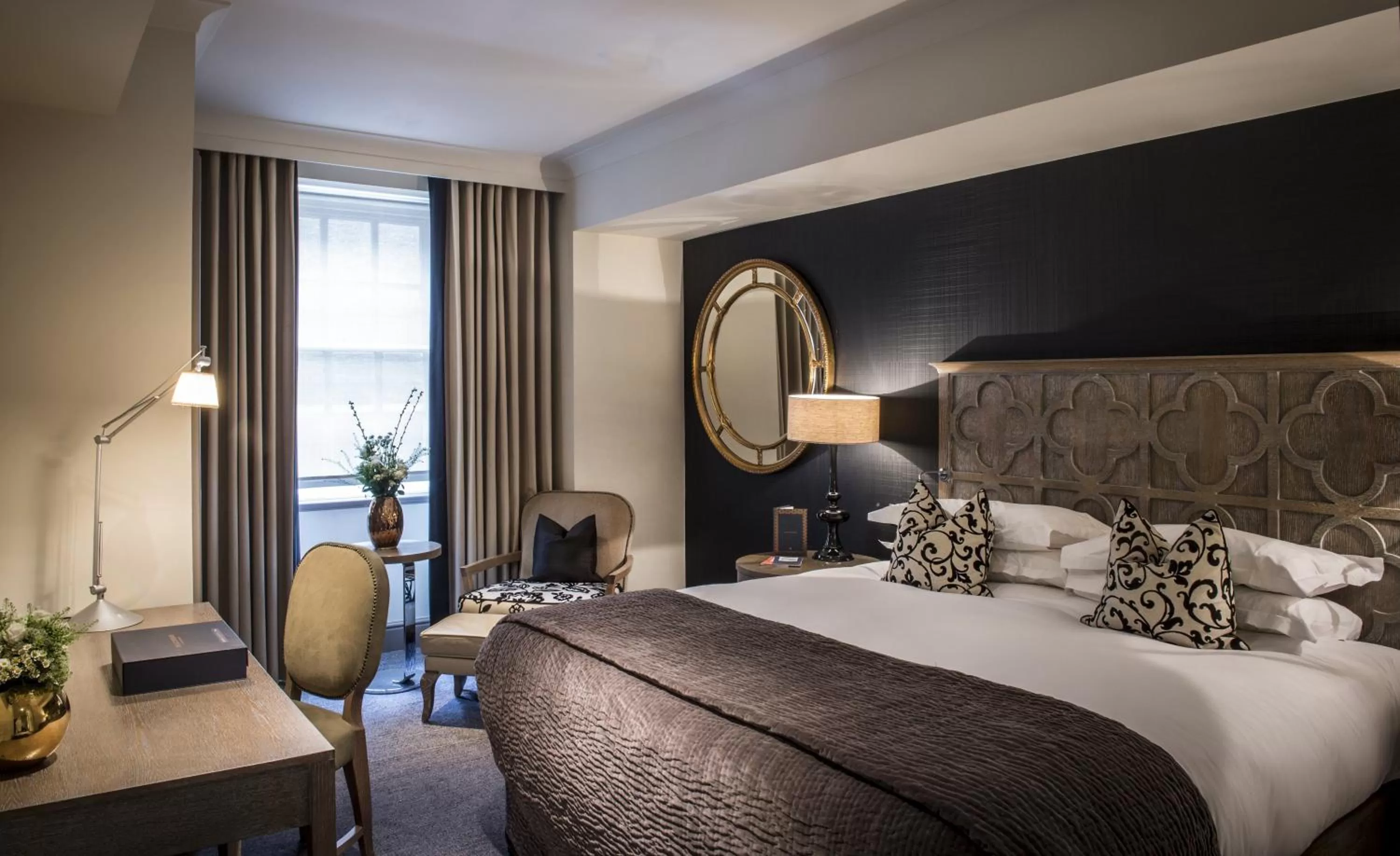 Photo of the whole room, Bed in The Bloomsbury Hotel