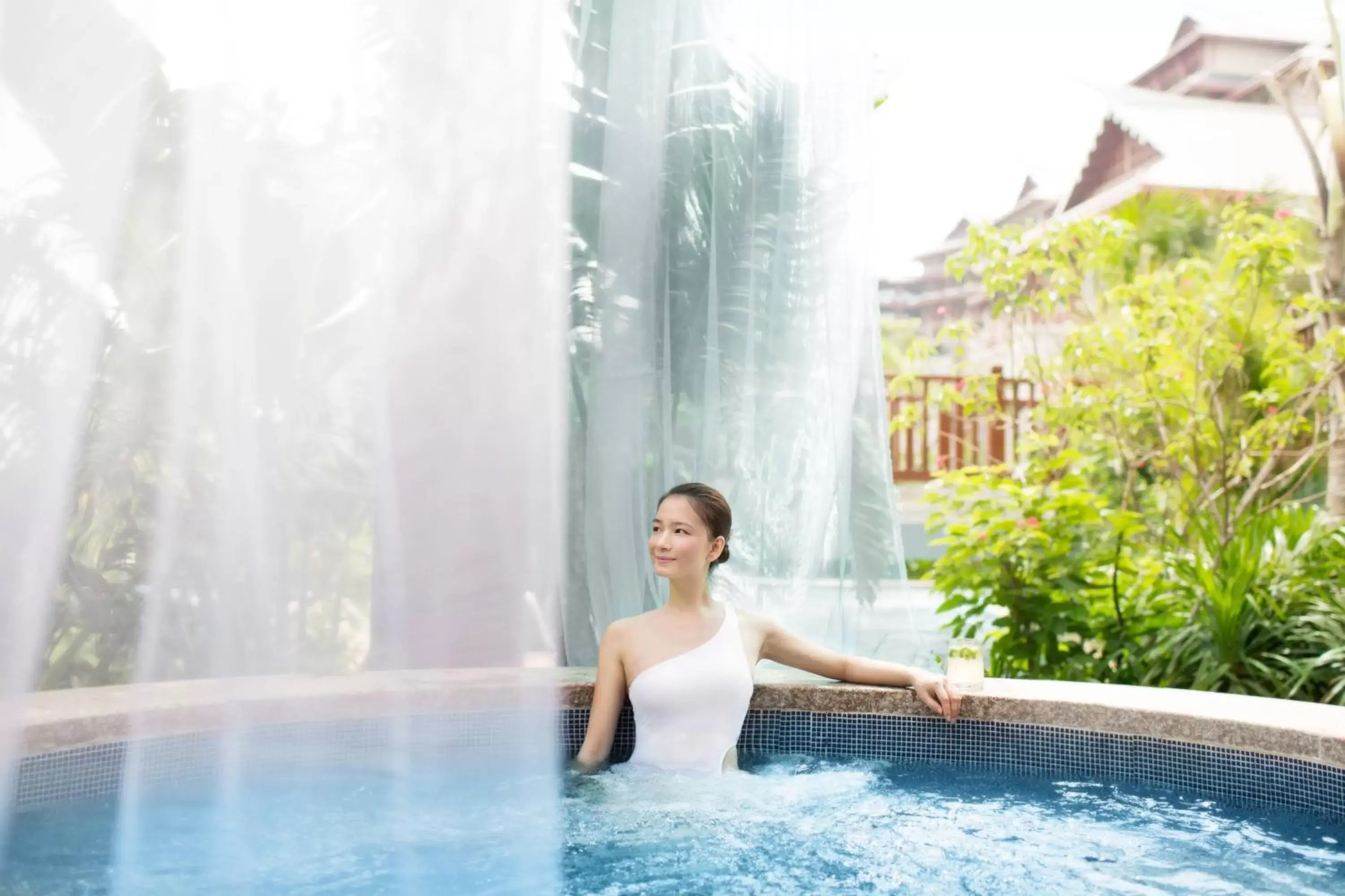 Swimming Pool in Haikou Marriott Hotel